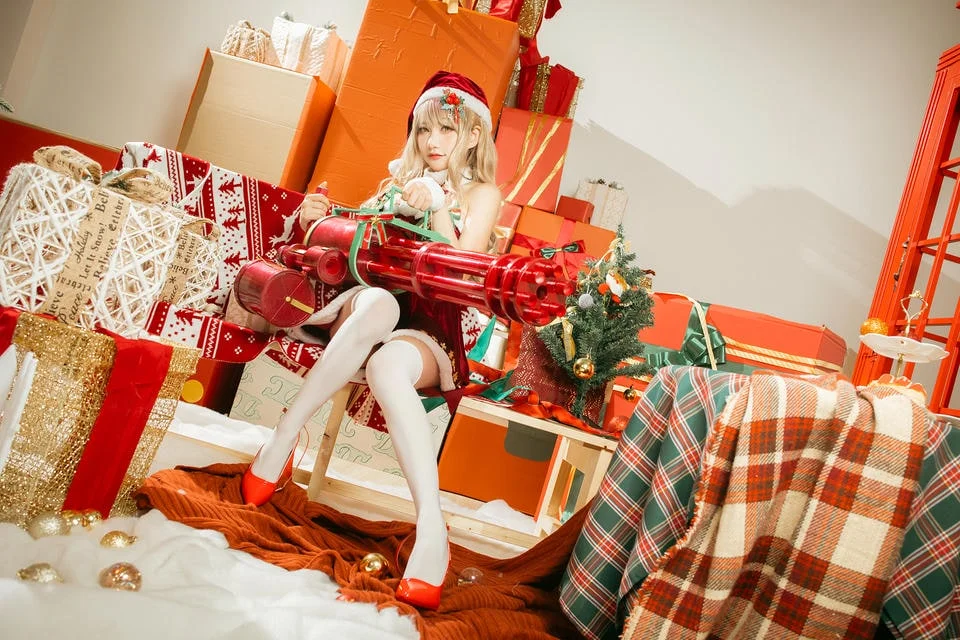 是一只熊仔吗 - Nikke胜利女神 艾玛圣诞