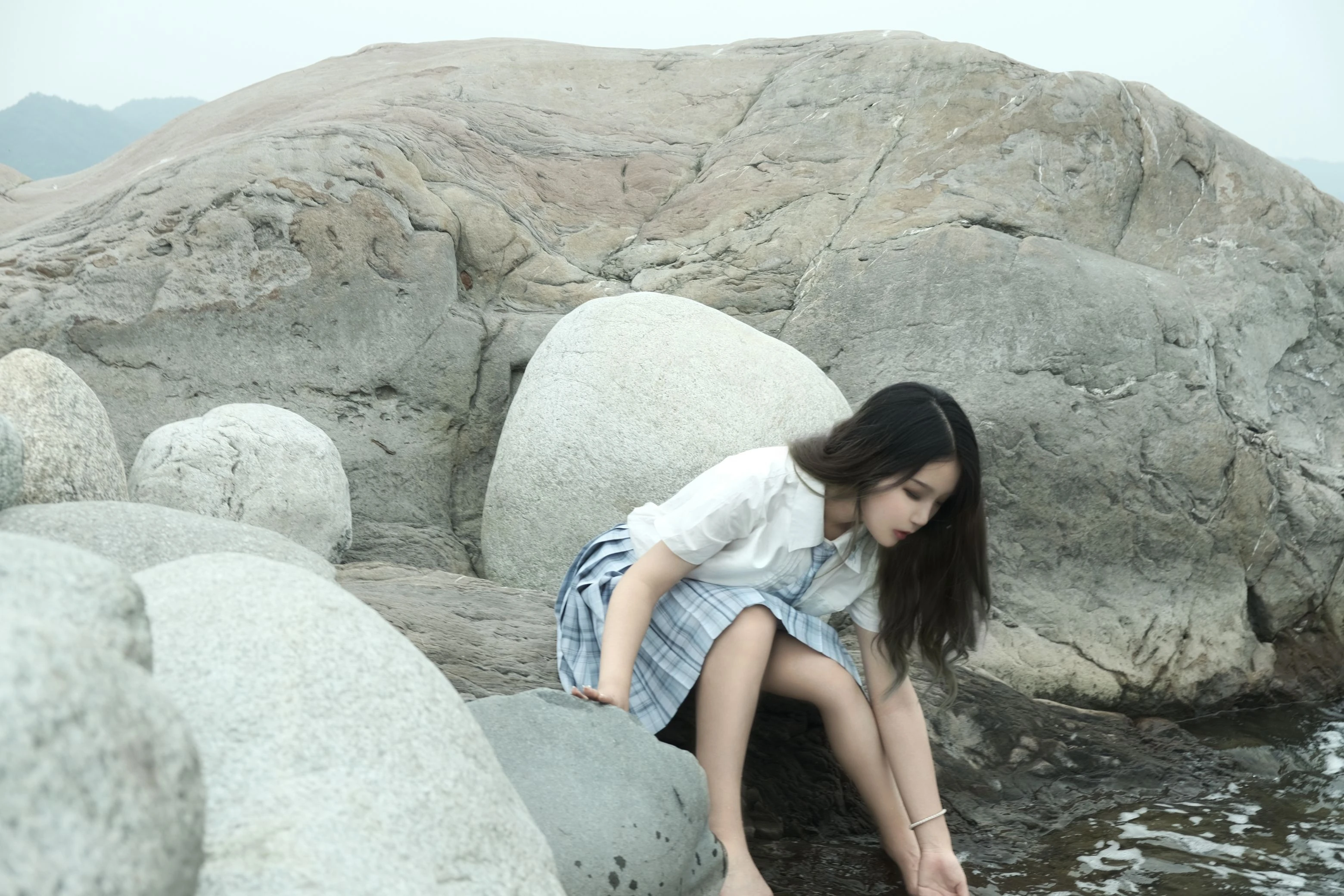 eloise软软 - 河边JK