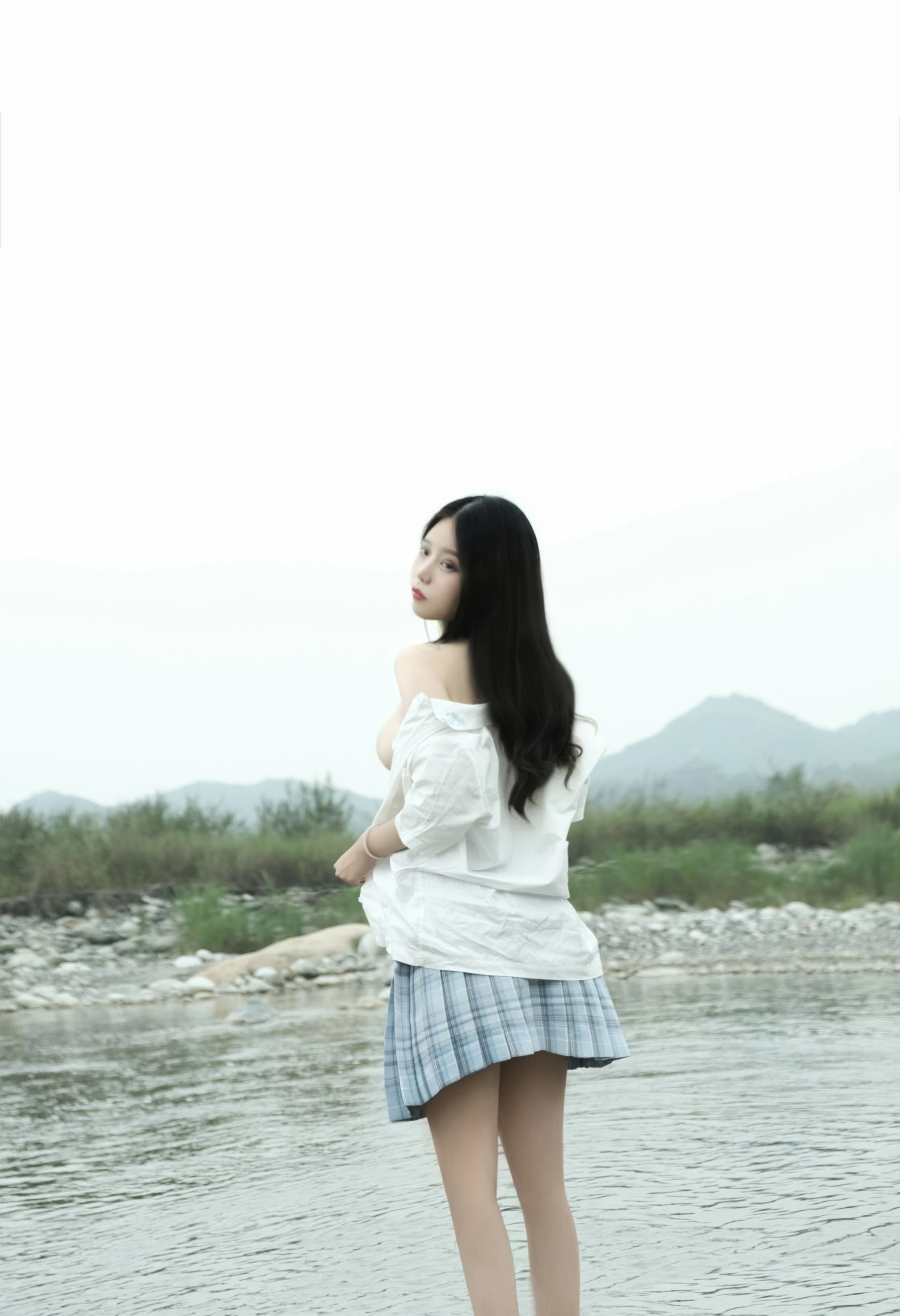 eloise软软 - 河边JK