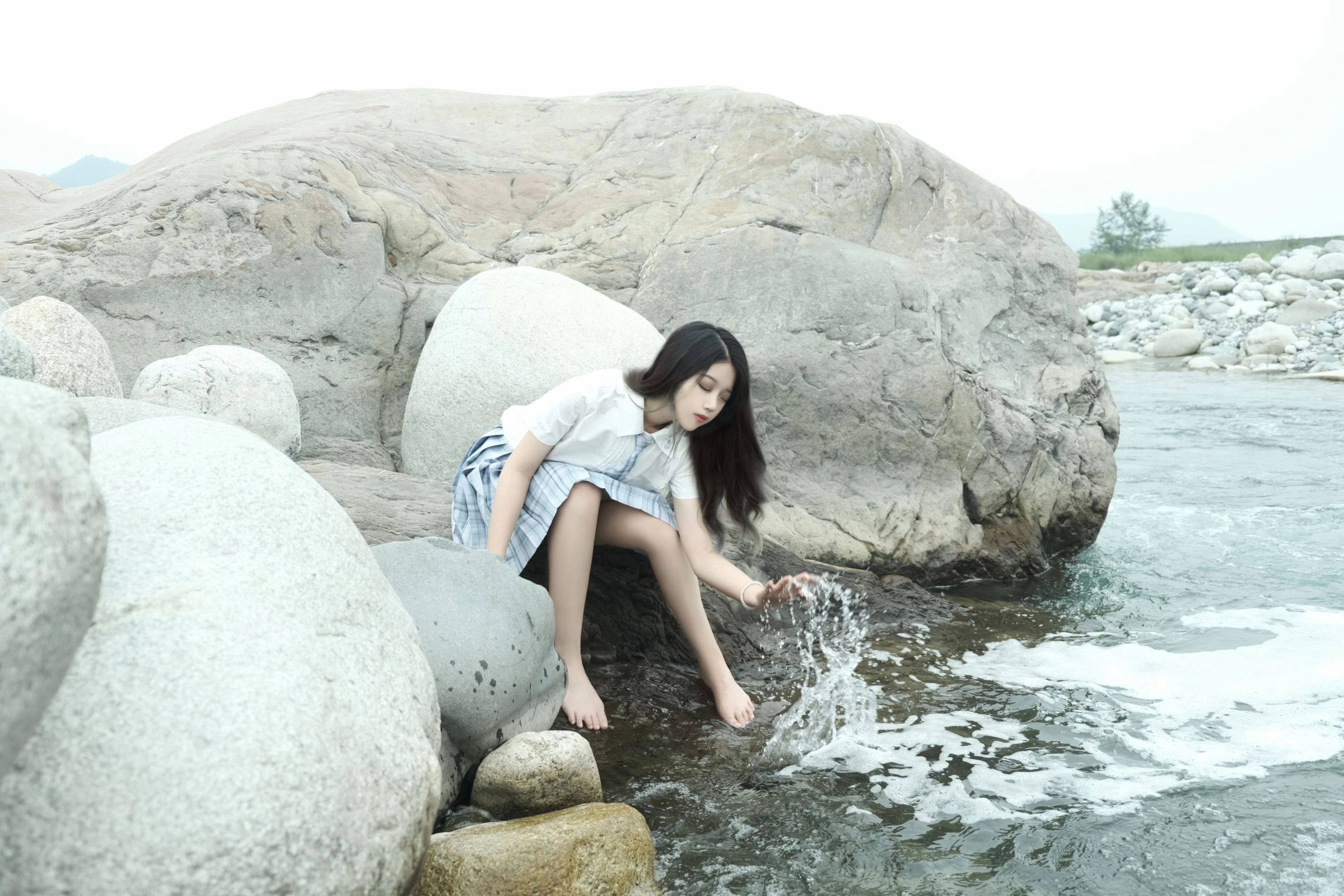 eloise软软 - 河边JK