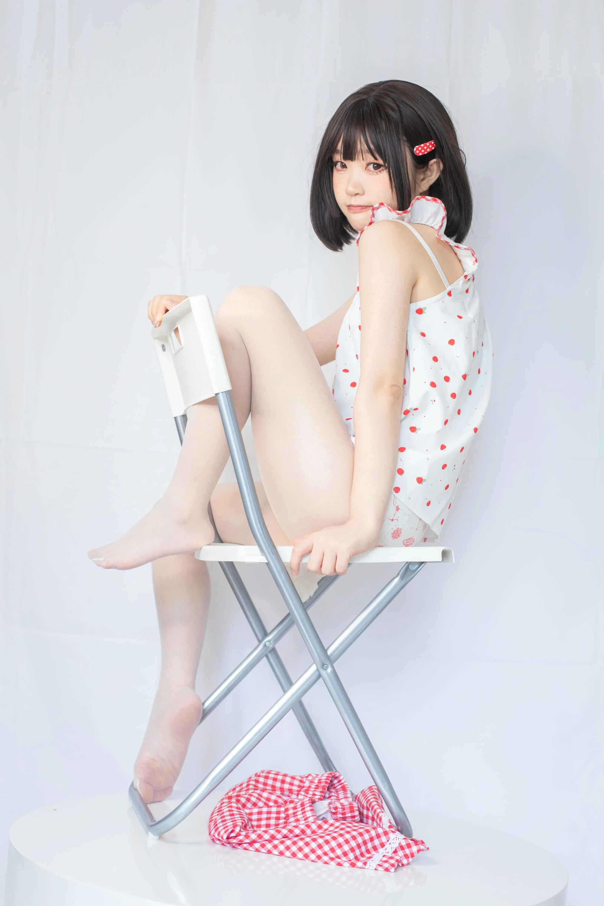 神沢永莉 - 粉色格子裙