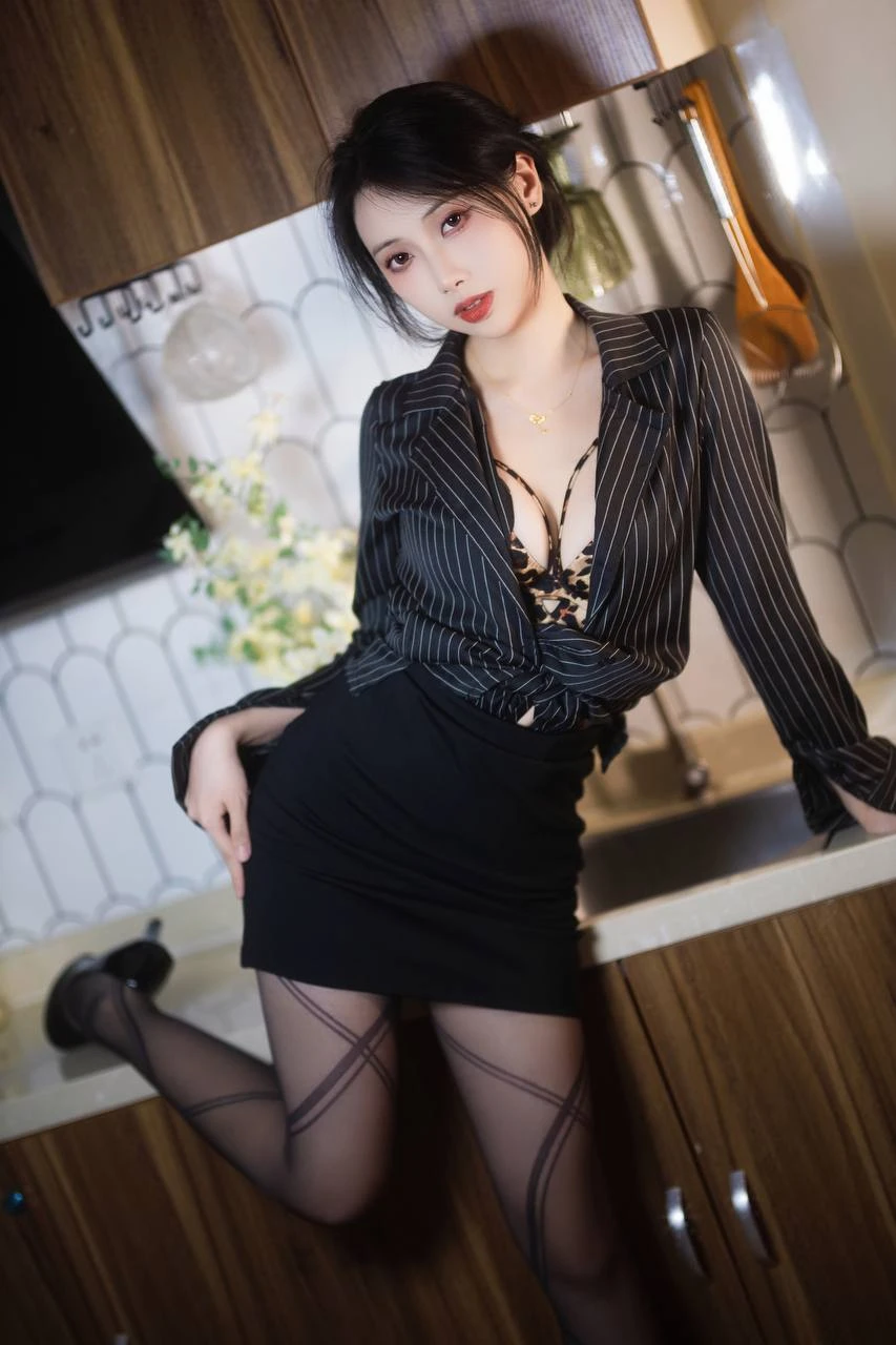 七只红豆 - 黑绷带