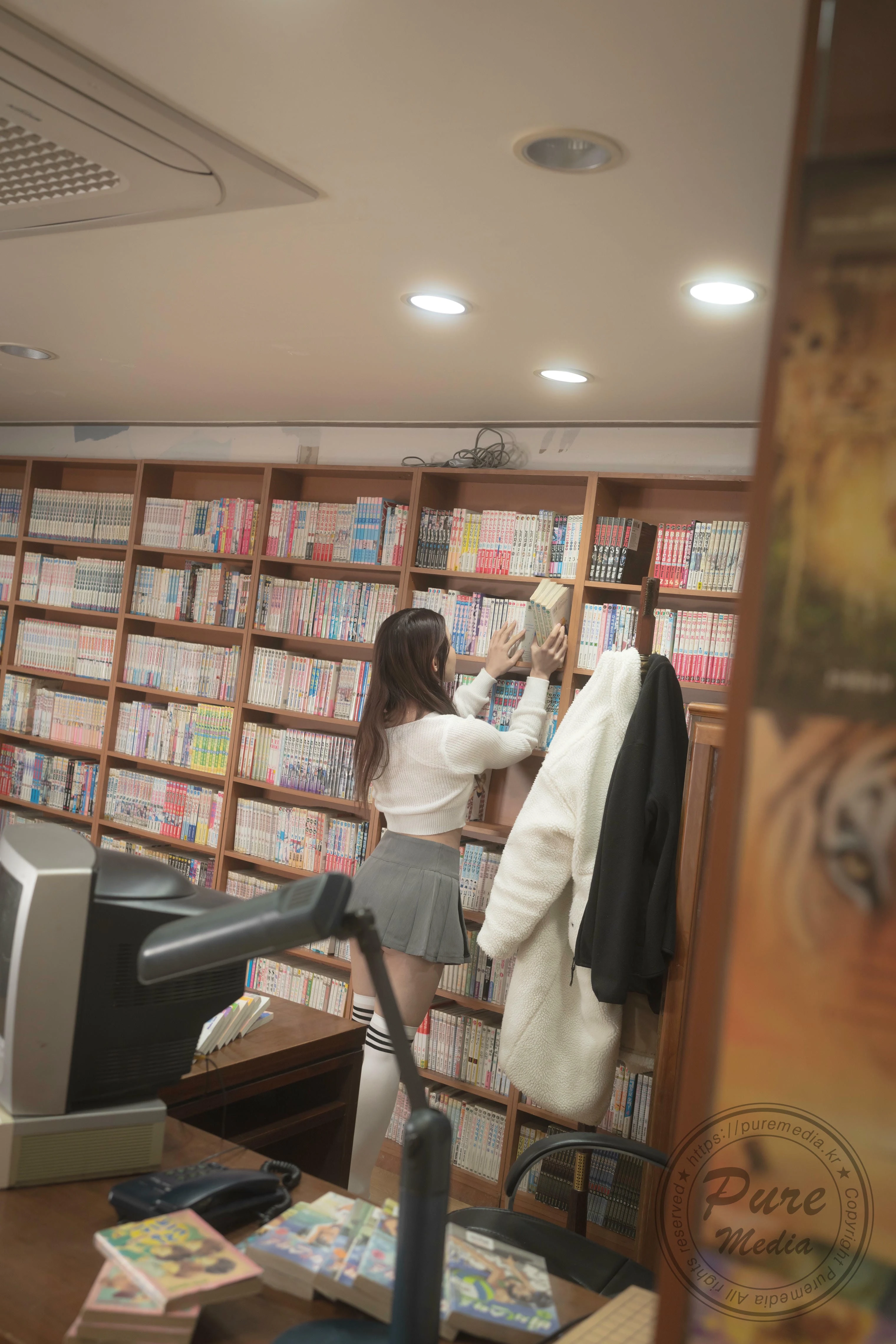 Yeha (예하) - Pure Media - Dreaming with library girl