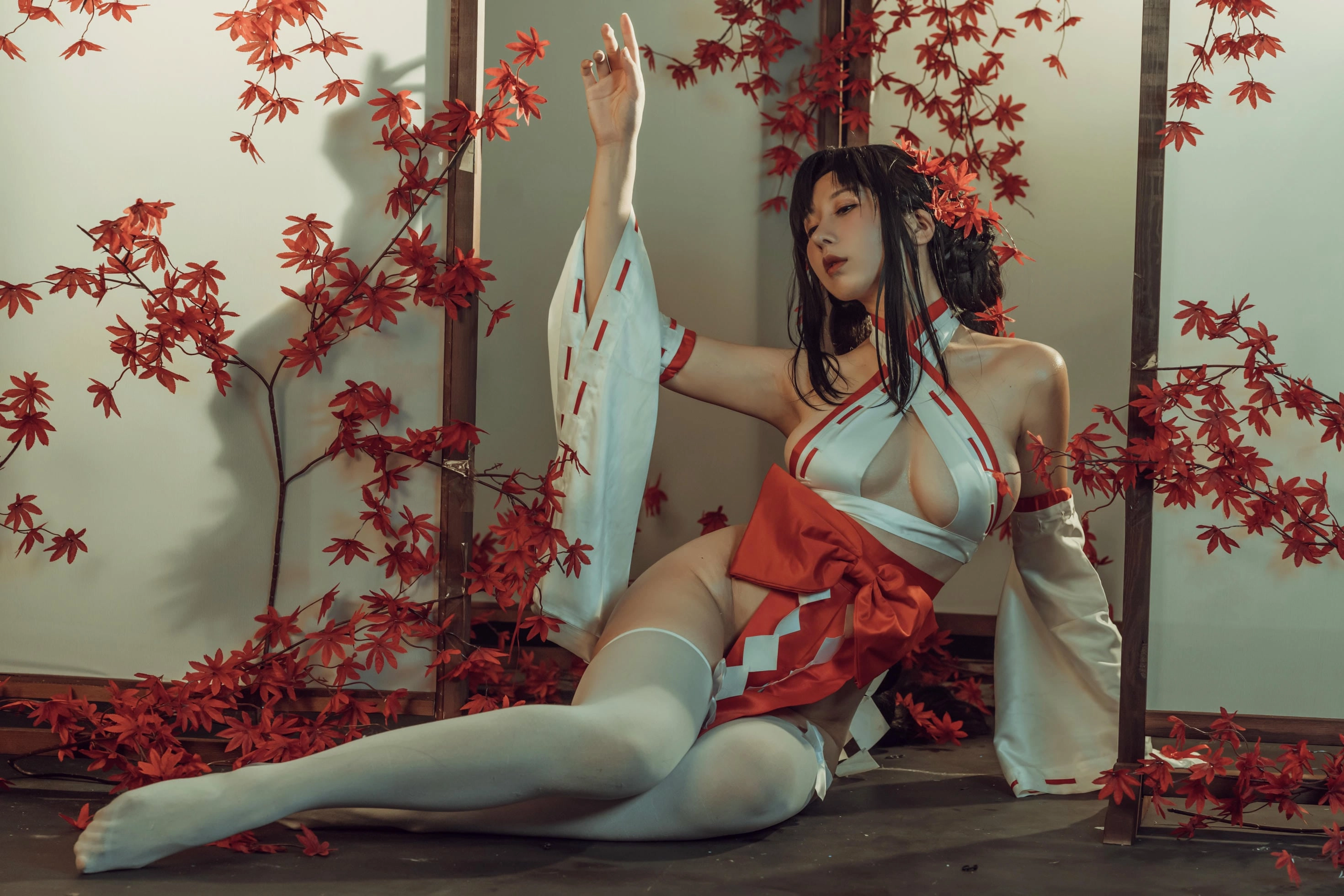 云溪溪 - 奶桃巫女