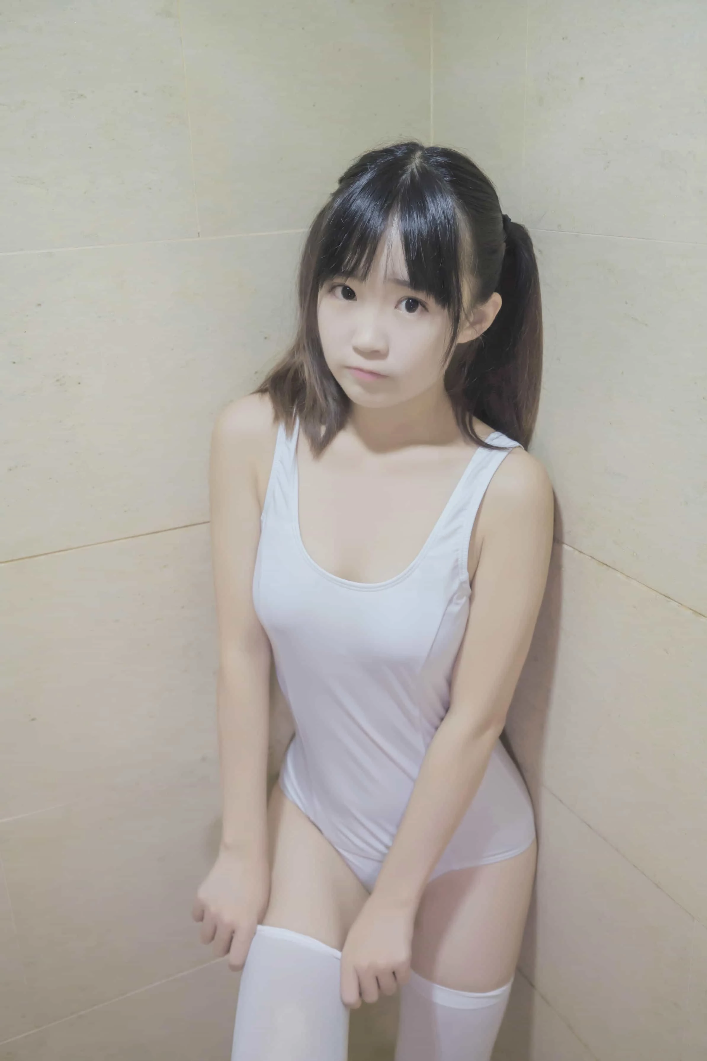 御子Yumiko - 白色死库水
