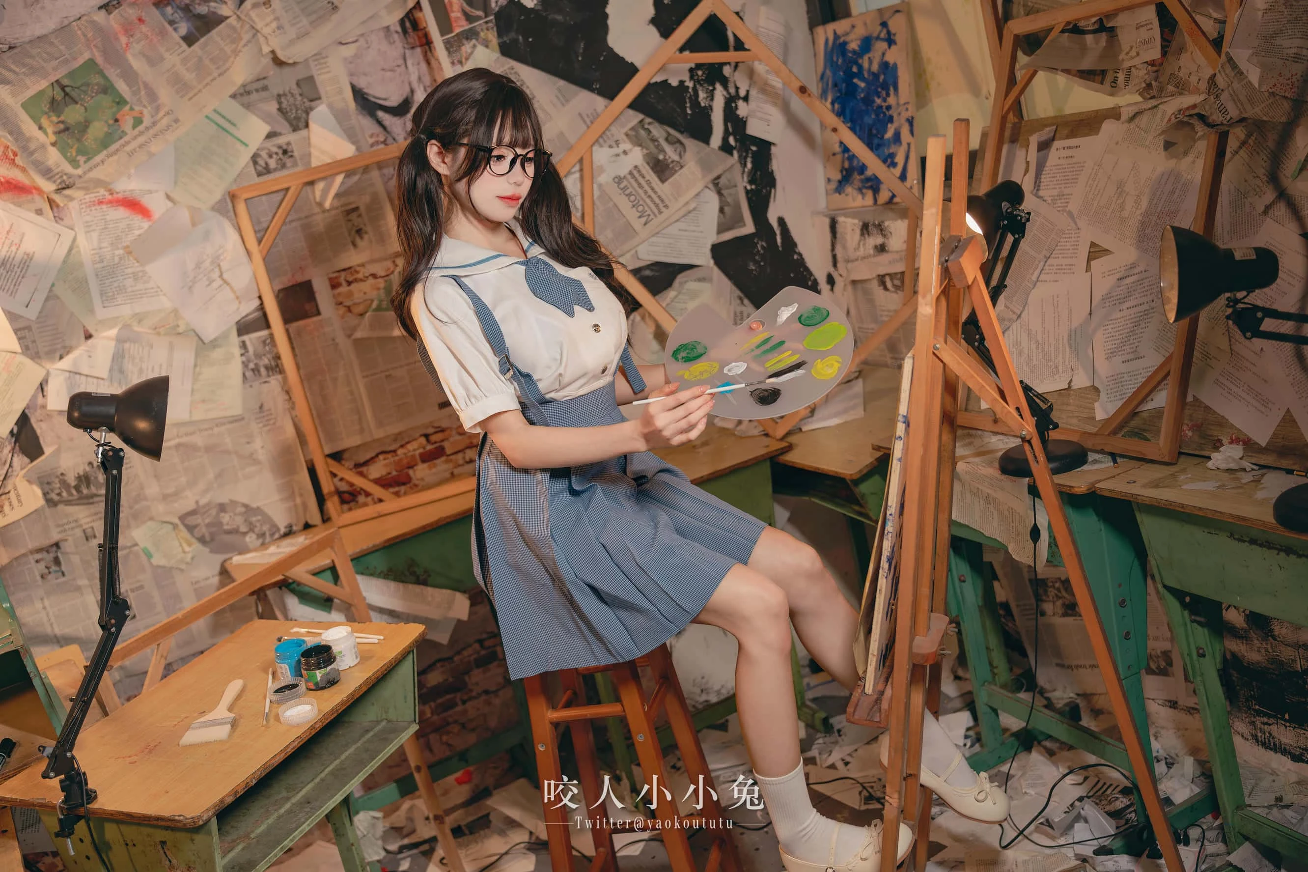 黏黏团子兔  咬人小小兔 - 未成名画作