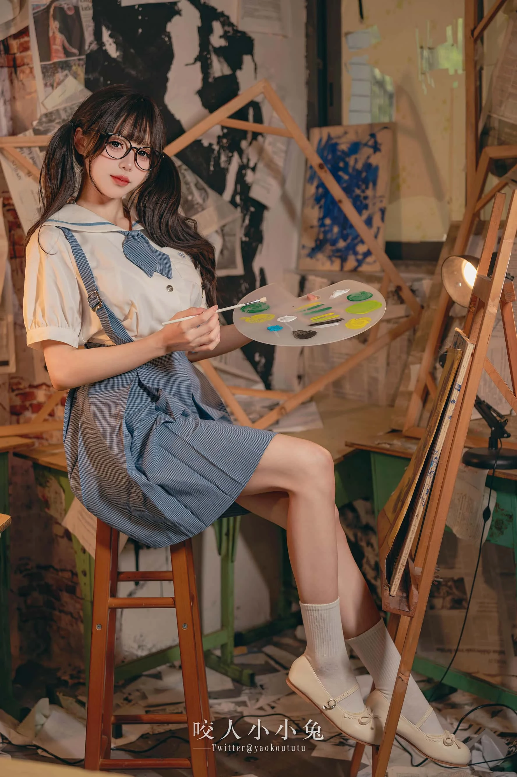 黏黏团子兔  咬人小小兔 - 未成名画作