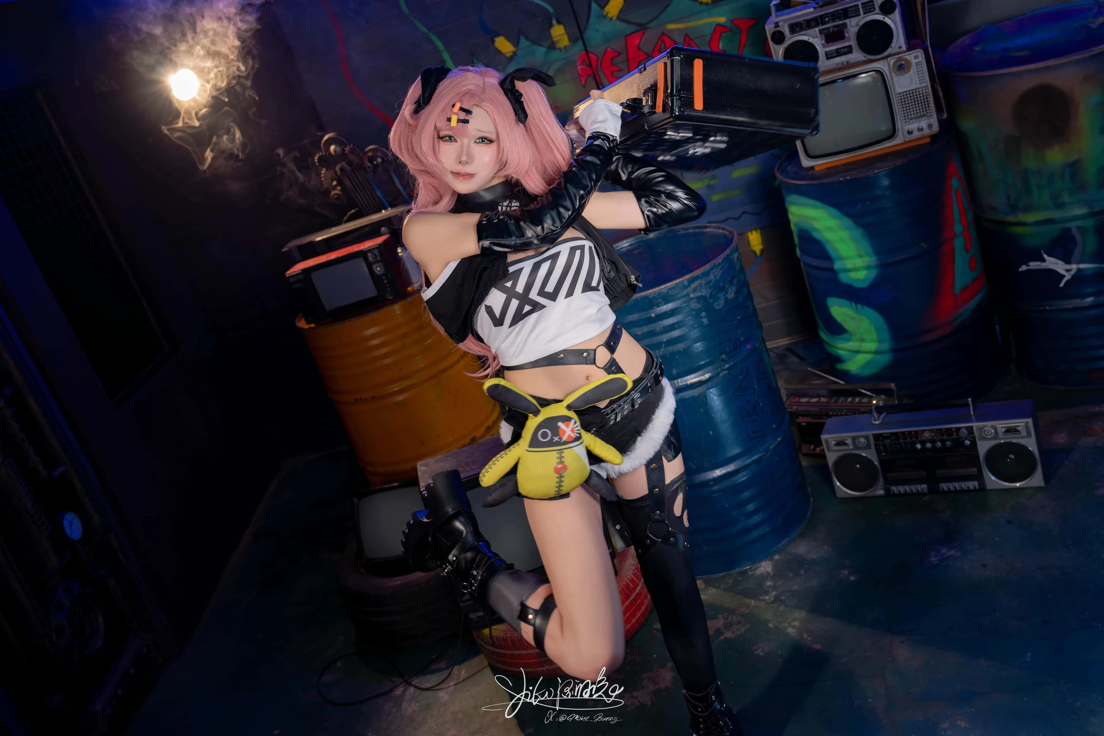 黏黏团子兔 咬人小小兔 - 妮可三百窟 Shake it