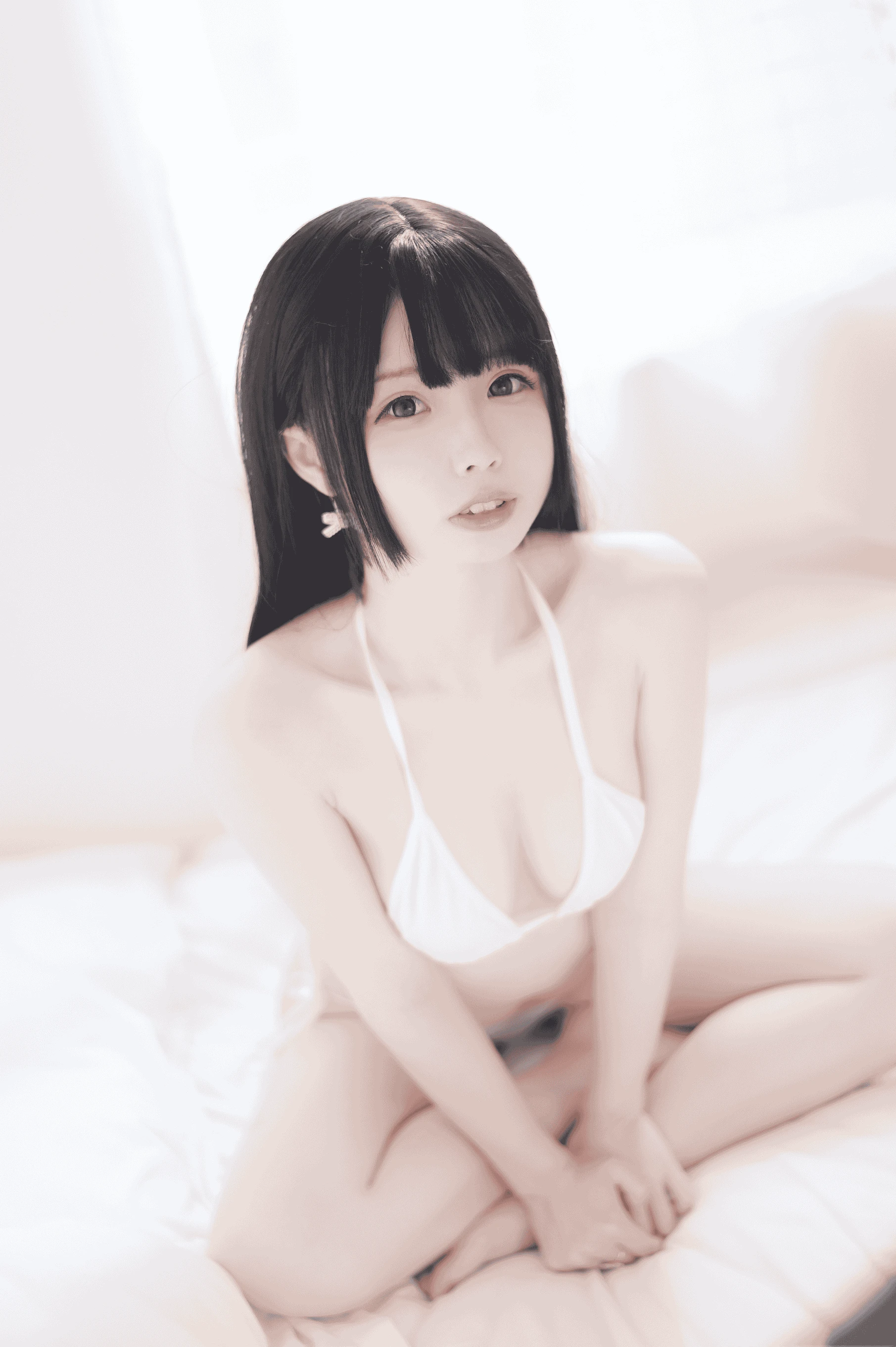 十万珍吱伏特 泳装