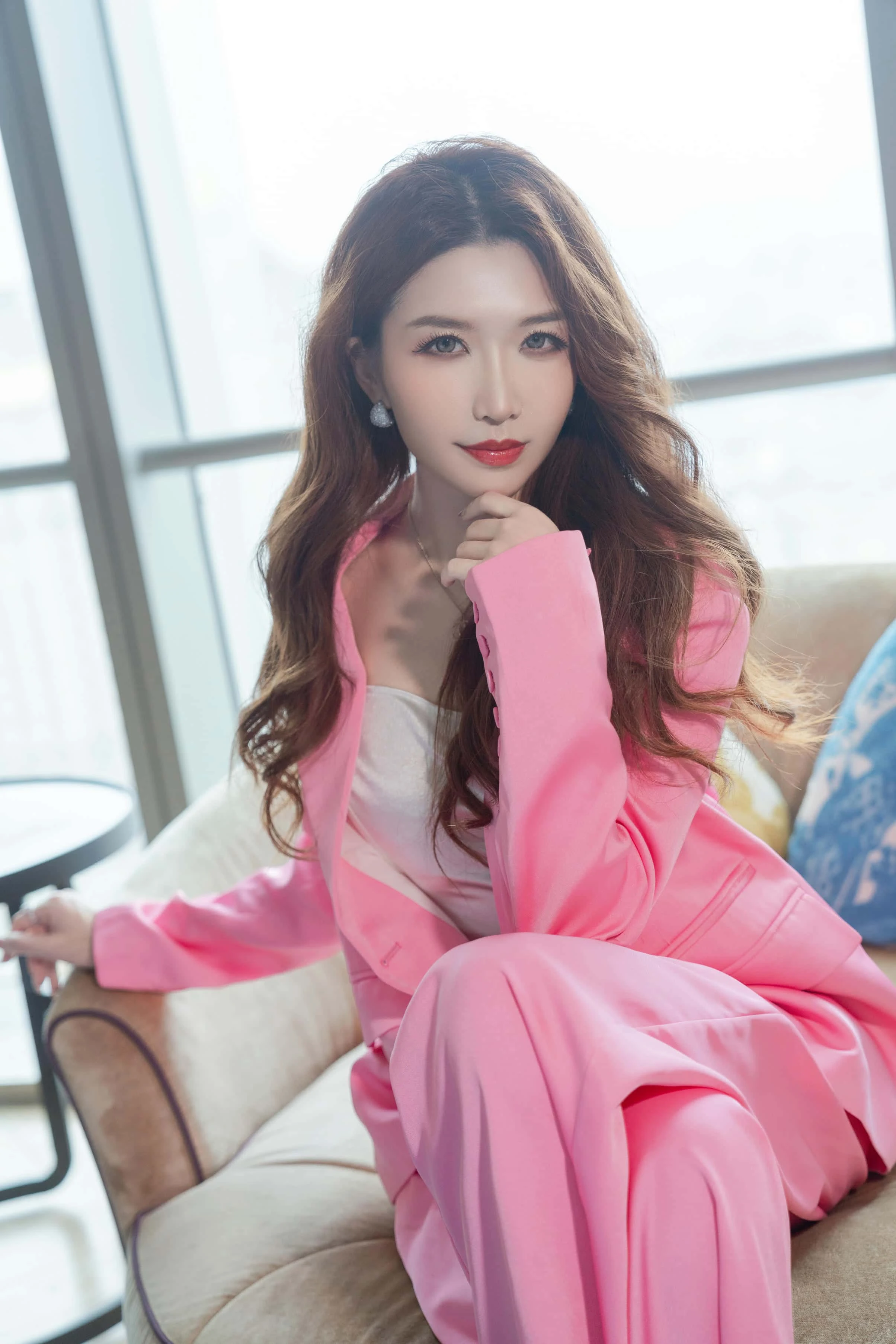 源纱希喵喵喵 与女上司一起出差的意外发现