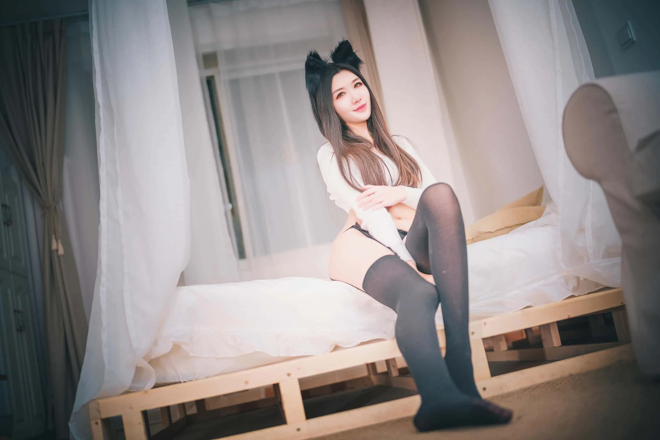 源纱希喵喵喵 猫耳白色毛衣