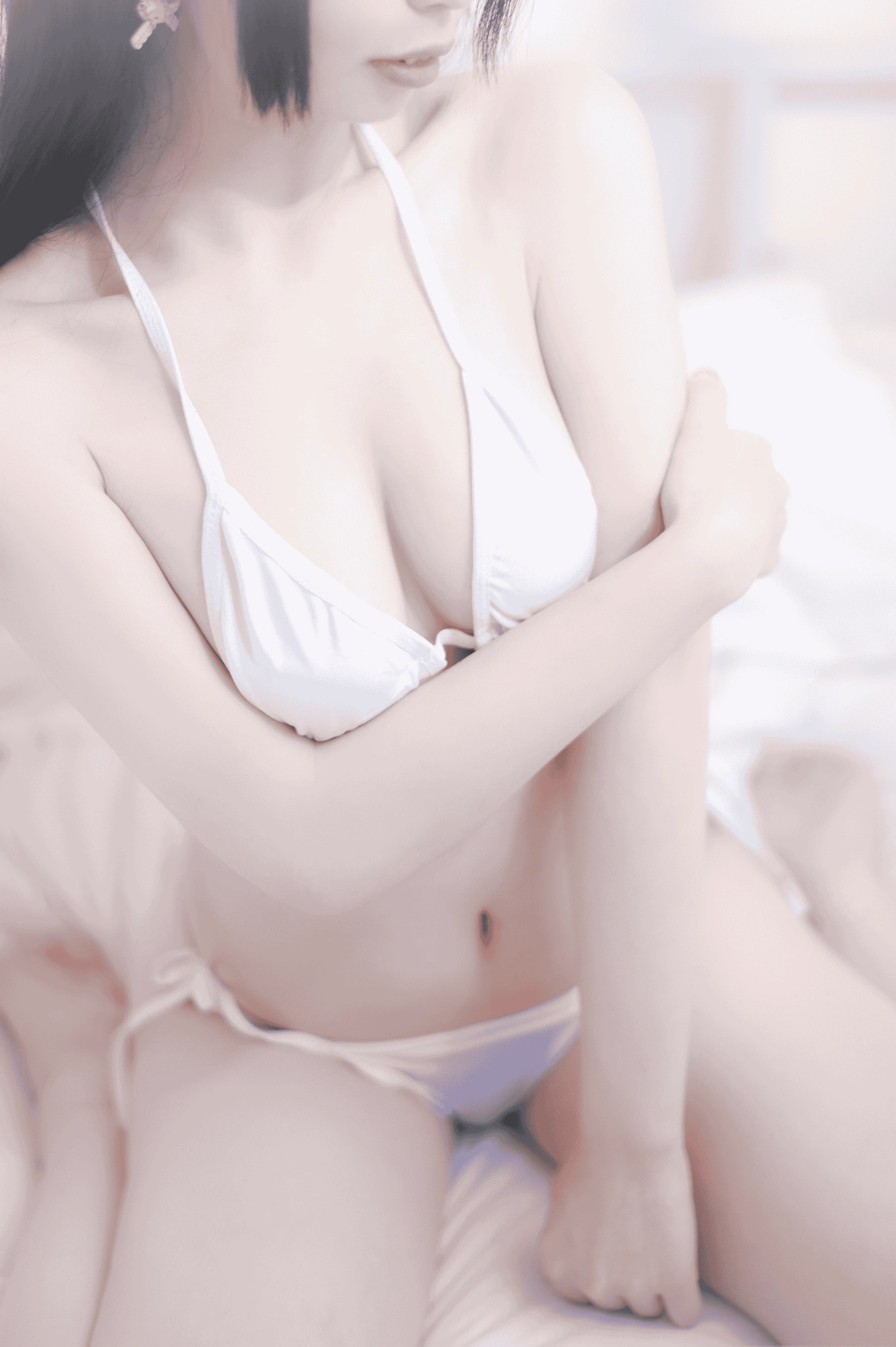 十万珍吱伏特 泳装