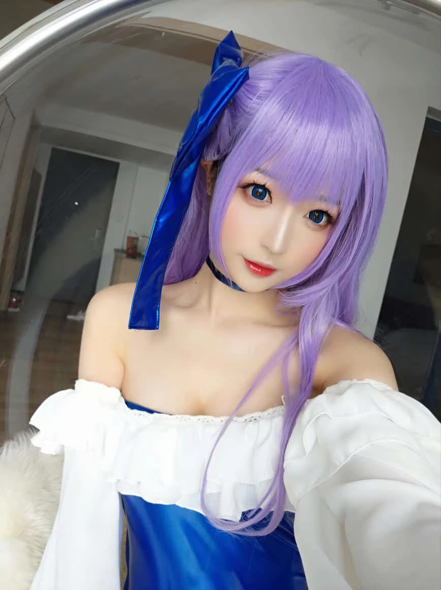 Messie Huang 莉莉丝