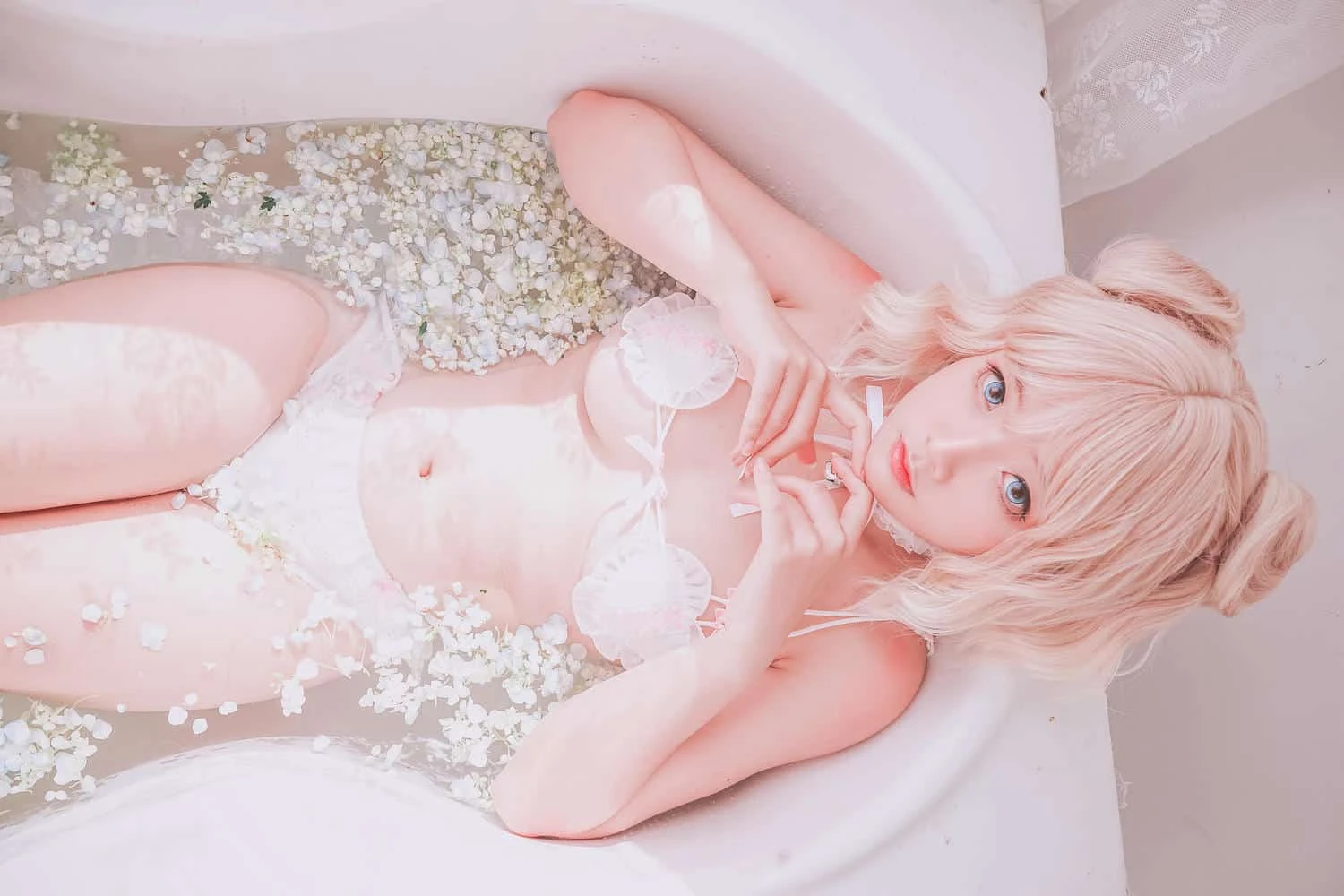 Messie Huang Pure Bath