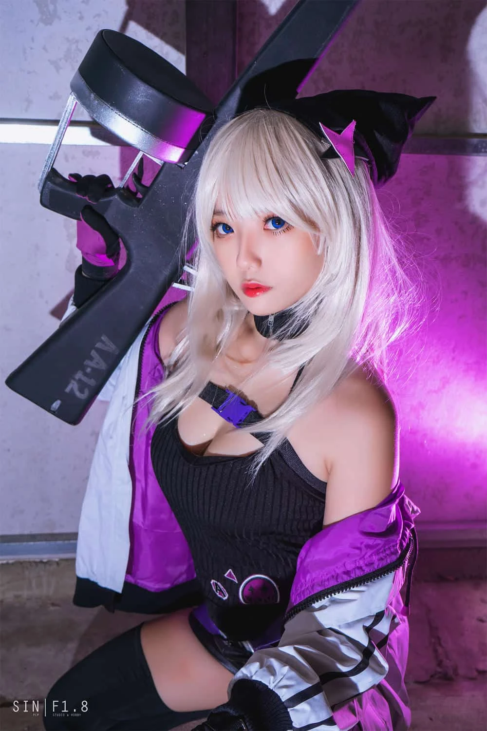 Messie Huang AA-12