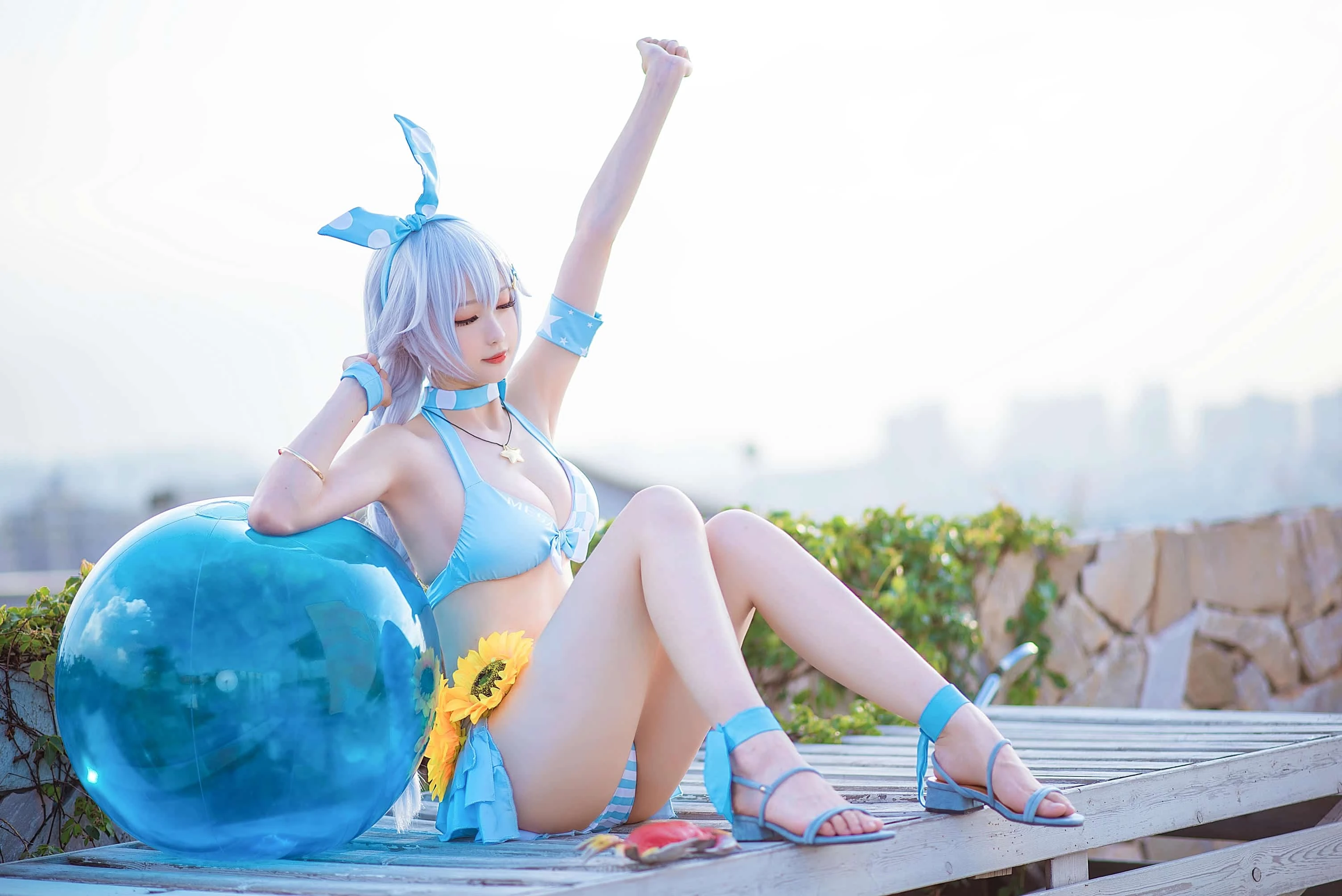 Messie Huang 琪亚娜泳装