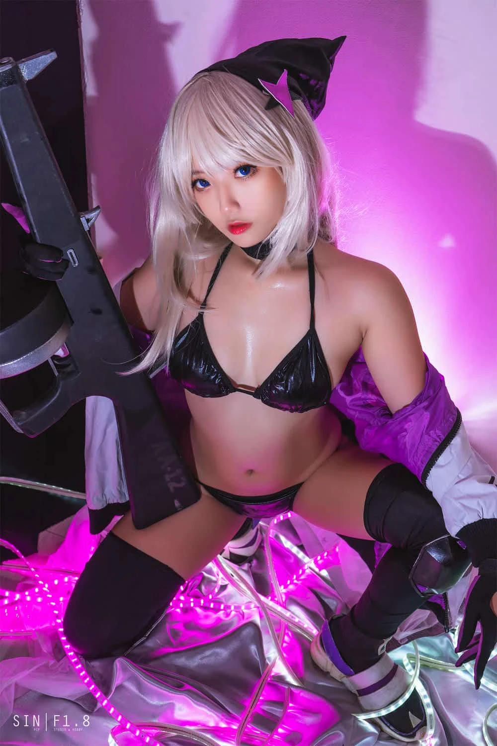 Messie Huang AA-12