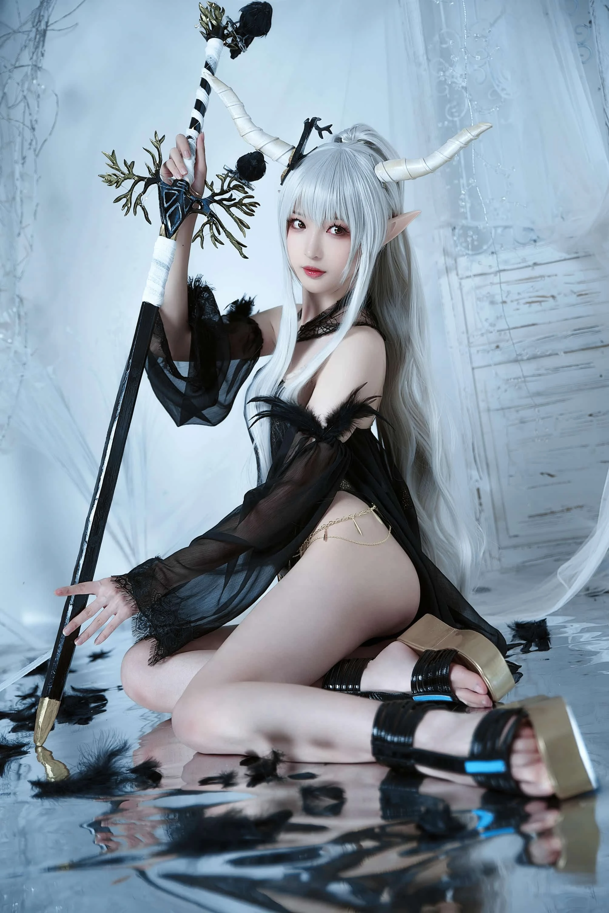 Messie Huang 闪灵泳装