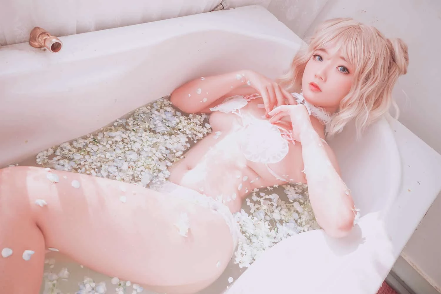 Messie Huang Pure Bath