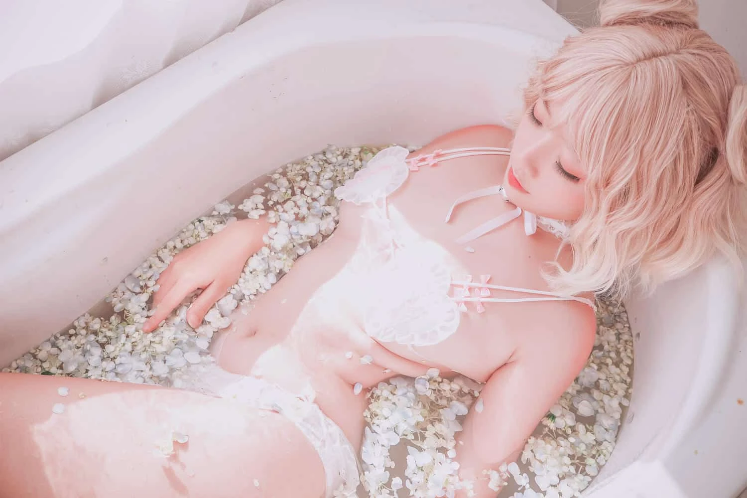 Messie Huang Pure Bath