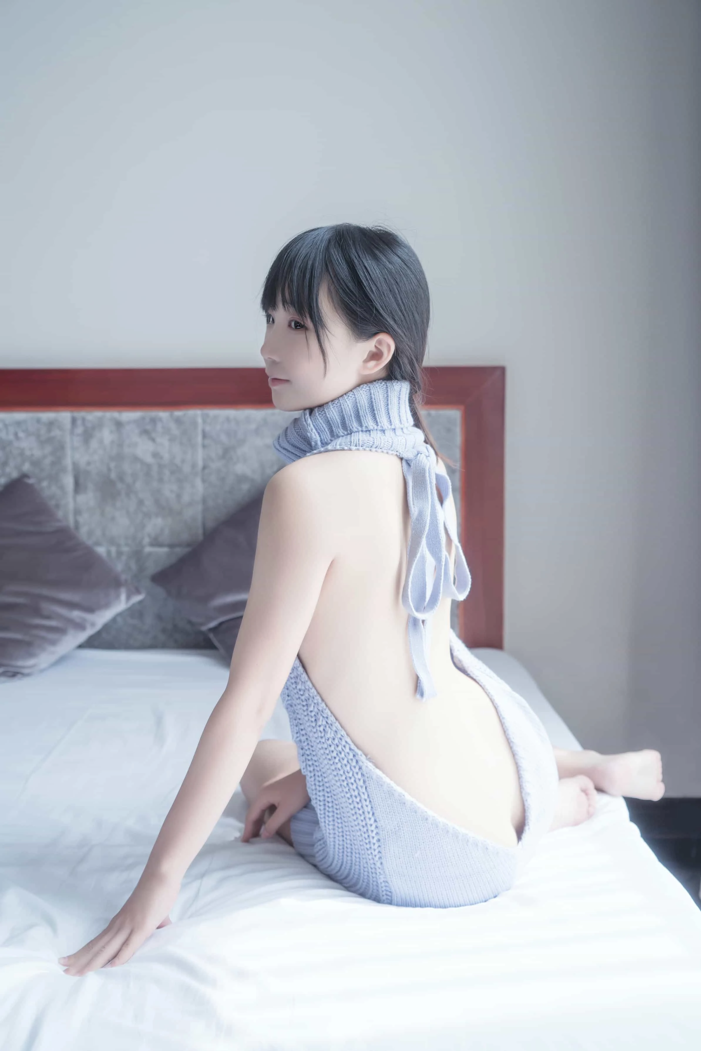 御子Yumiko 漏背毛衣