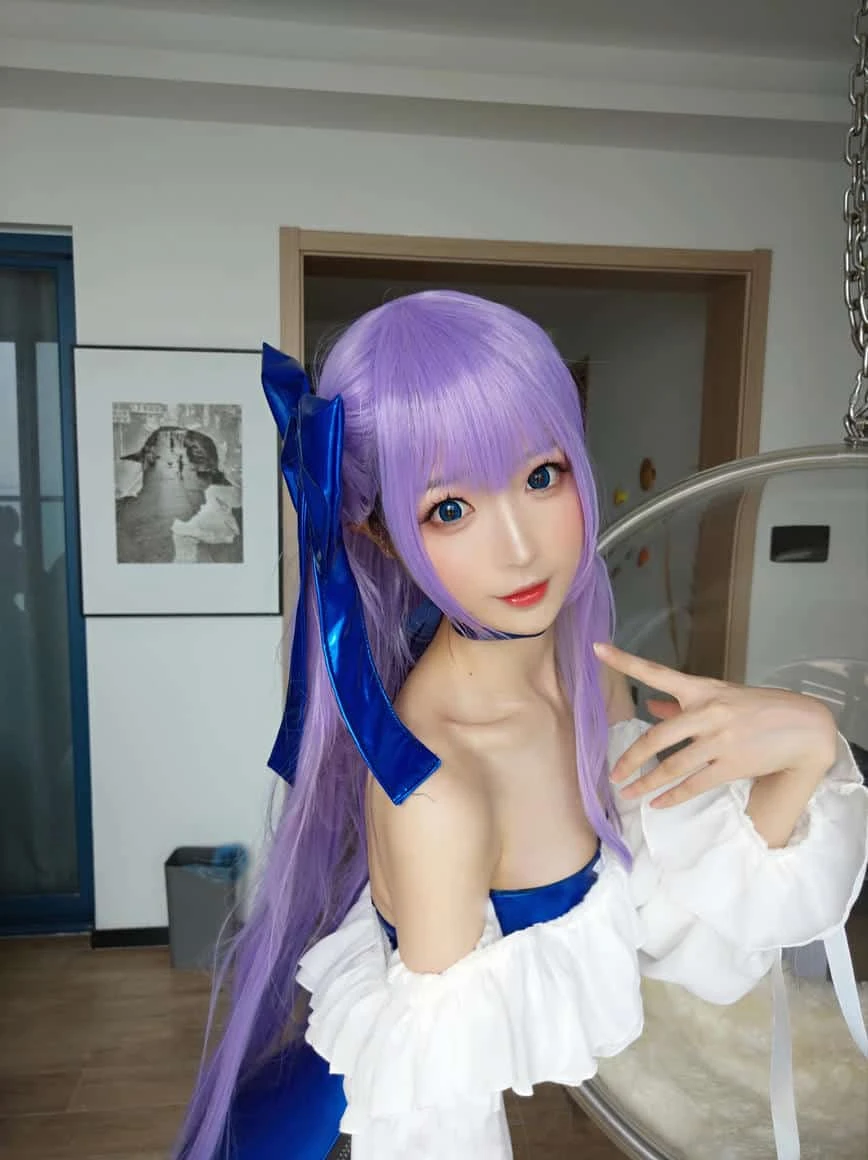 Messie Huang 莉莉丝