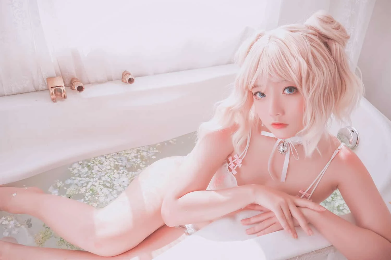 Messie Huang Pure Bath