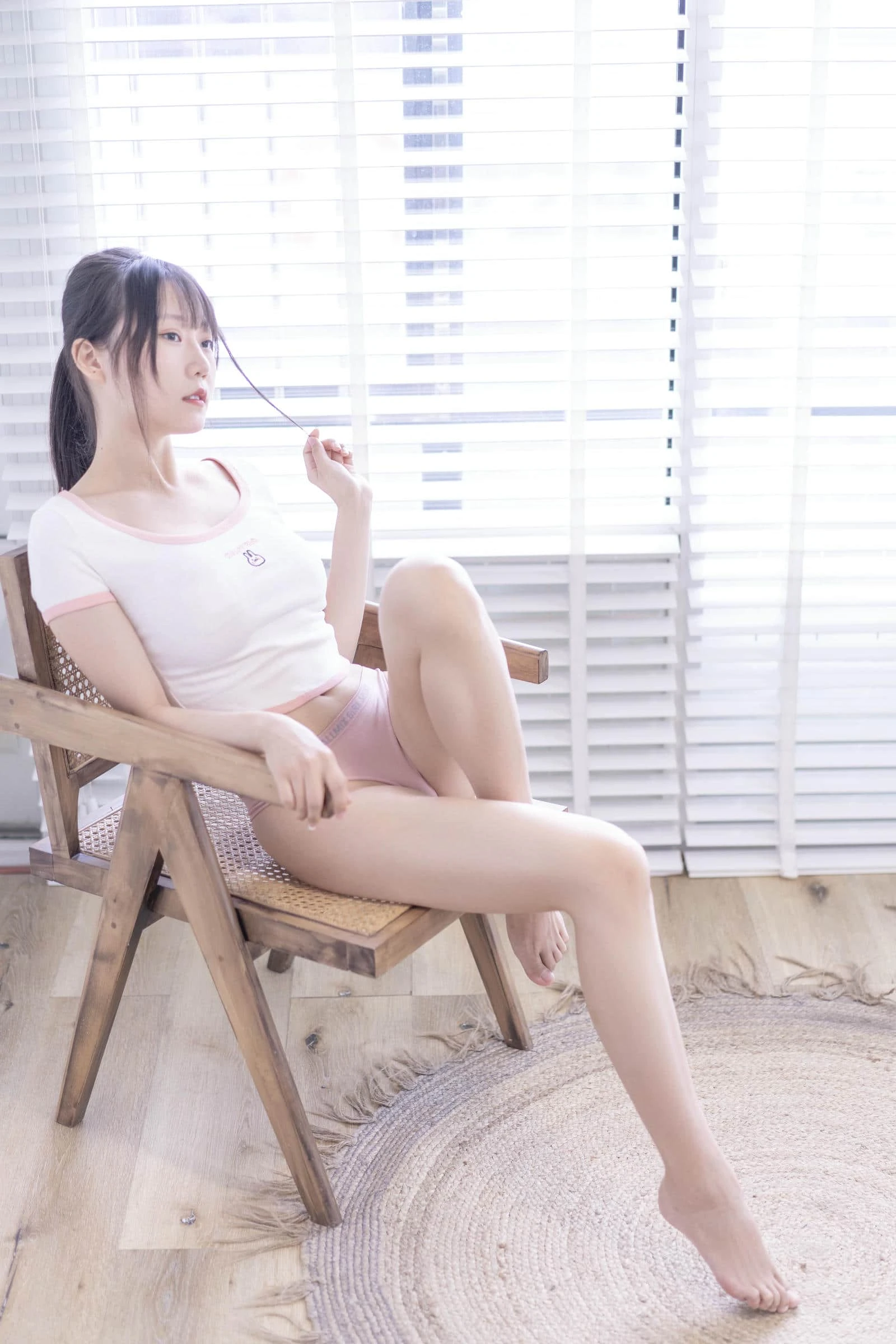 香草喵露露 百叶窗