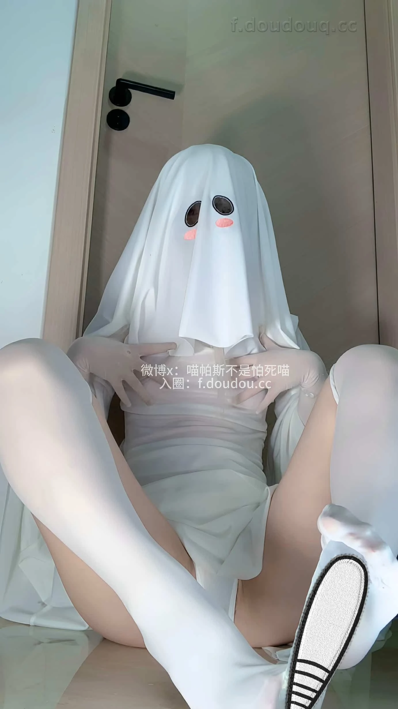 福利姬 喵帕斯 - 烧鸡萝莉