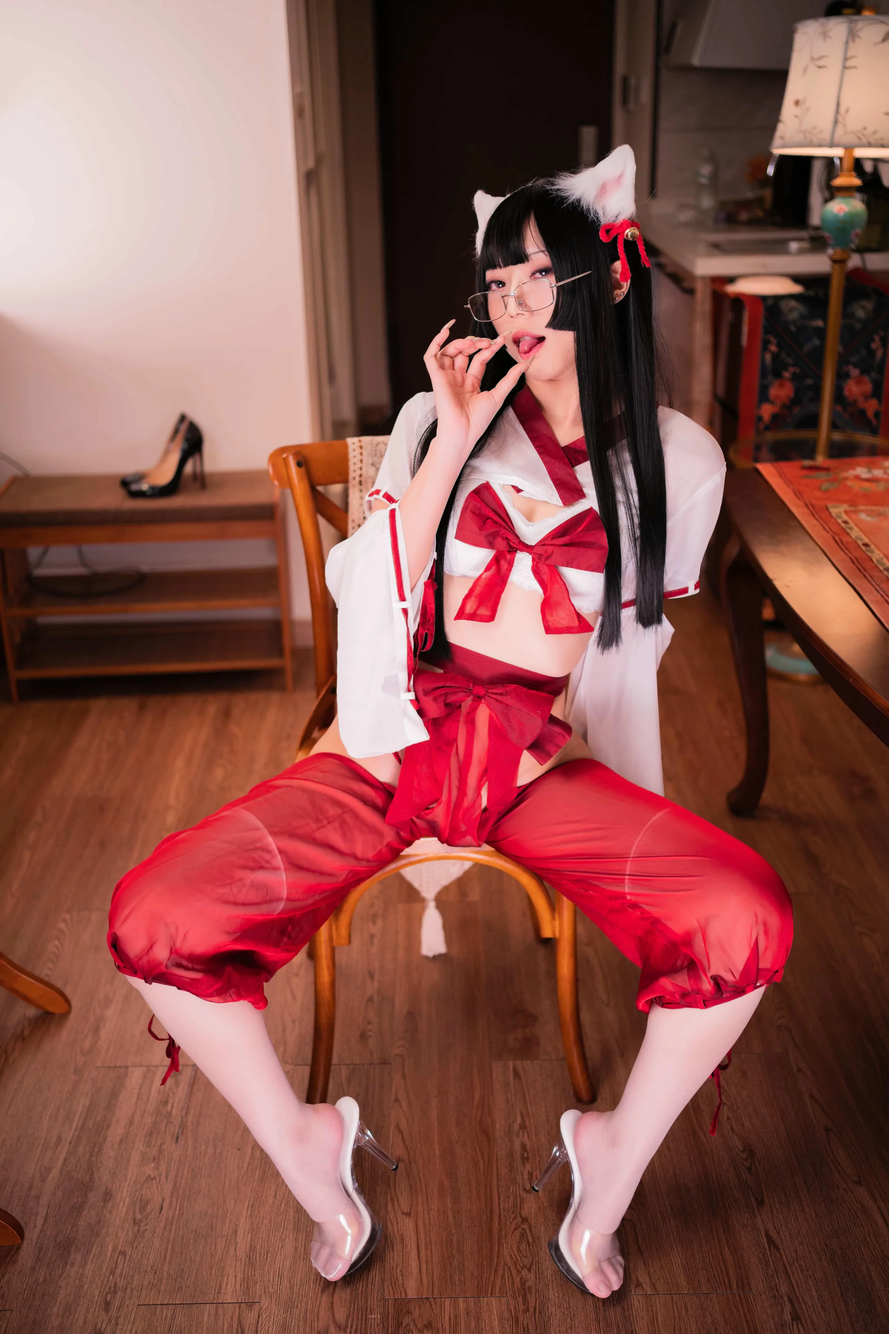 Money冷冷 巫女