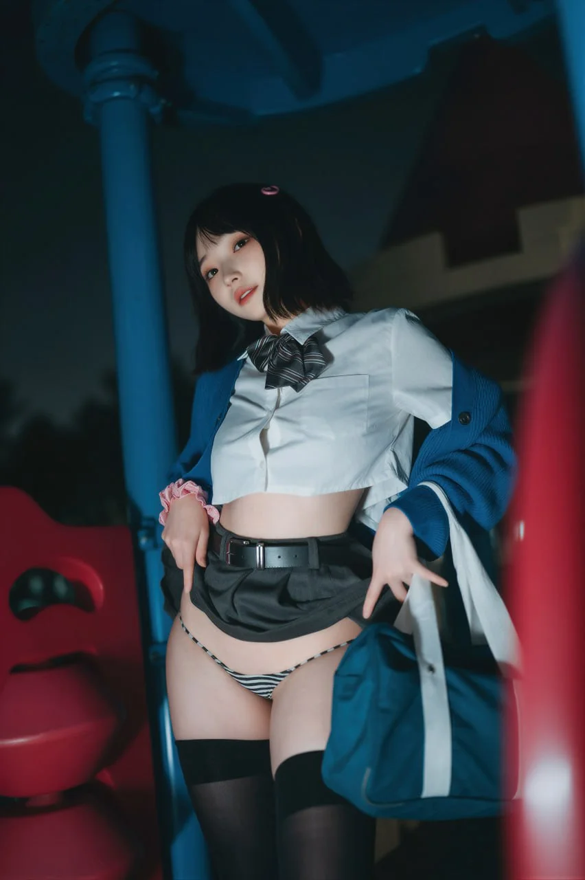 Bambi 밤비- DJAWA_Photo Midnight Cherry Blossom