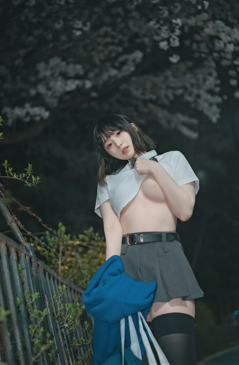Bambi 밤비- DJAWA_Photo Midnight Cherry Blossom