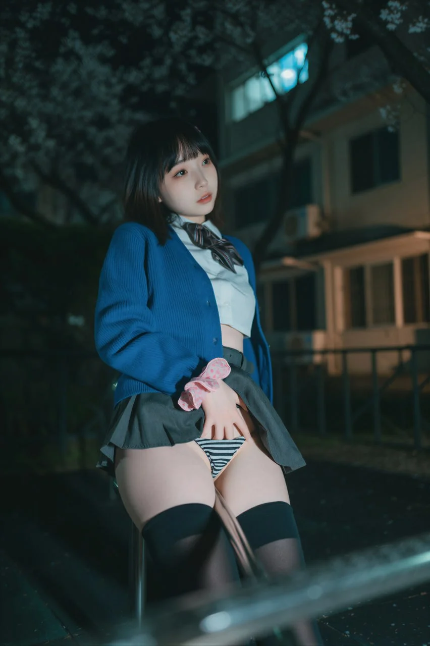 Bambi 밤비- DJAWA_Photo Midnight Cherry Blossom