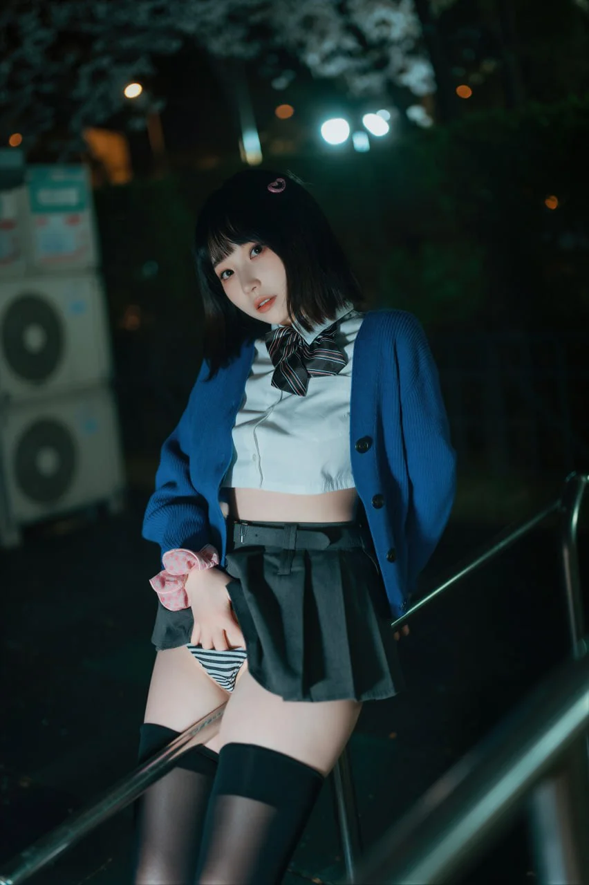 Bambi 밤비- DJAWA_Photo Midnight Cherry Blossom