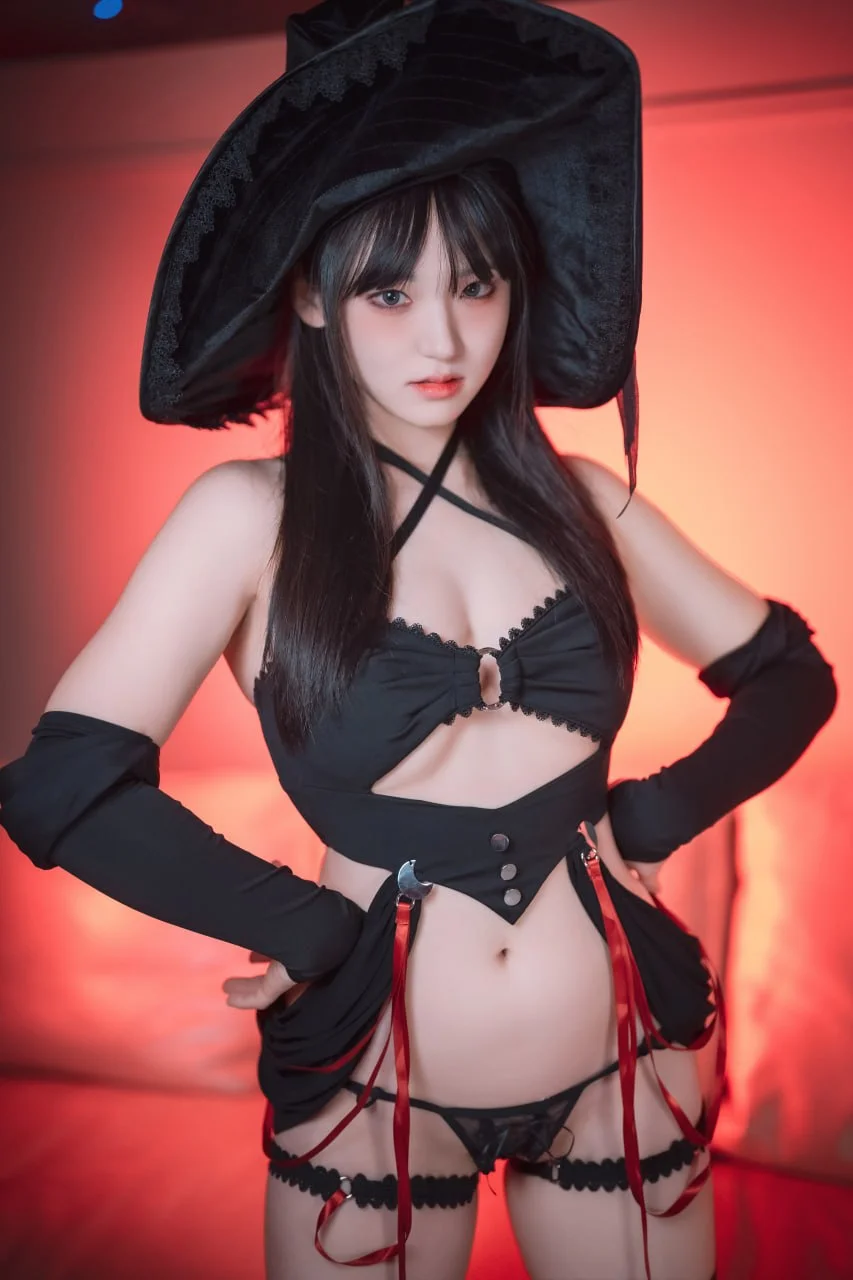 Hendoong - Moonlit Witch & Demon Princess