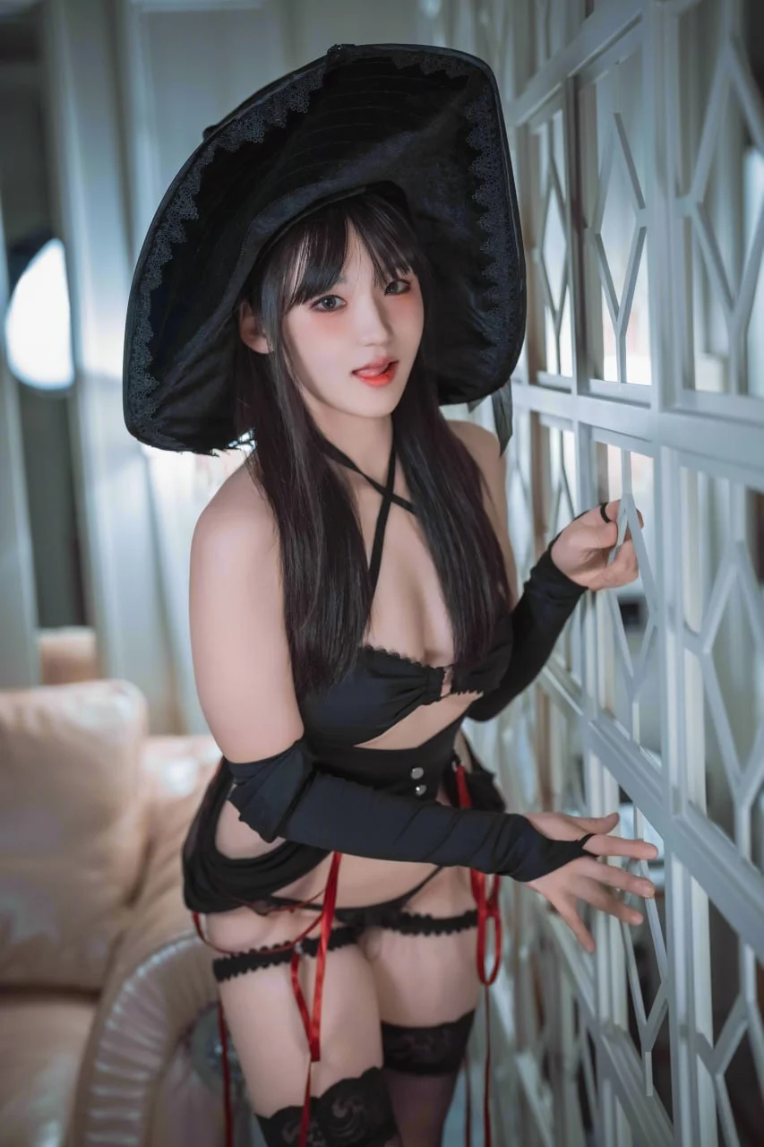 Hendoong - Moonlit Witch & Demon Princess