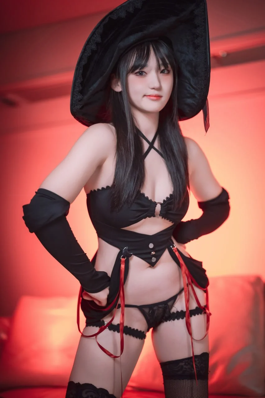 Hendoong - Moonlit Witch & Demon Princess