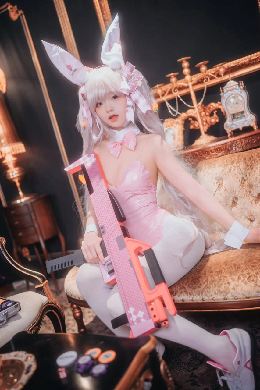 DJAWA Photo Alice - Alice Wonderland Bunny