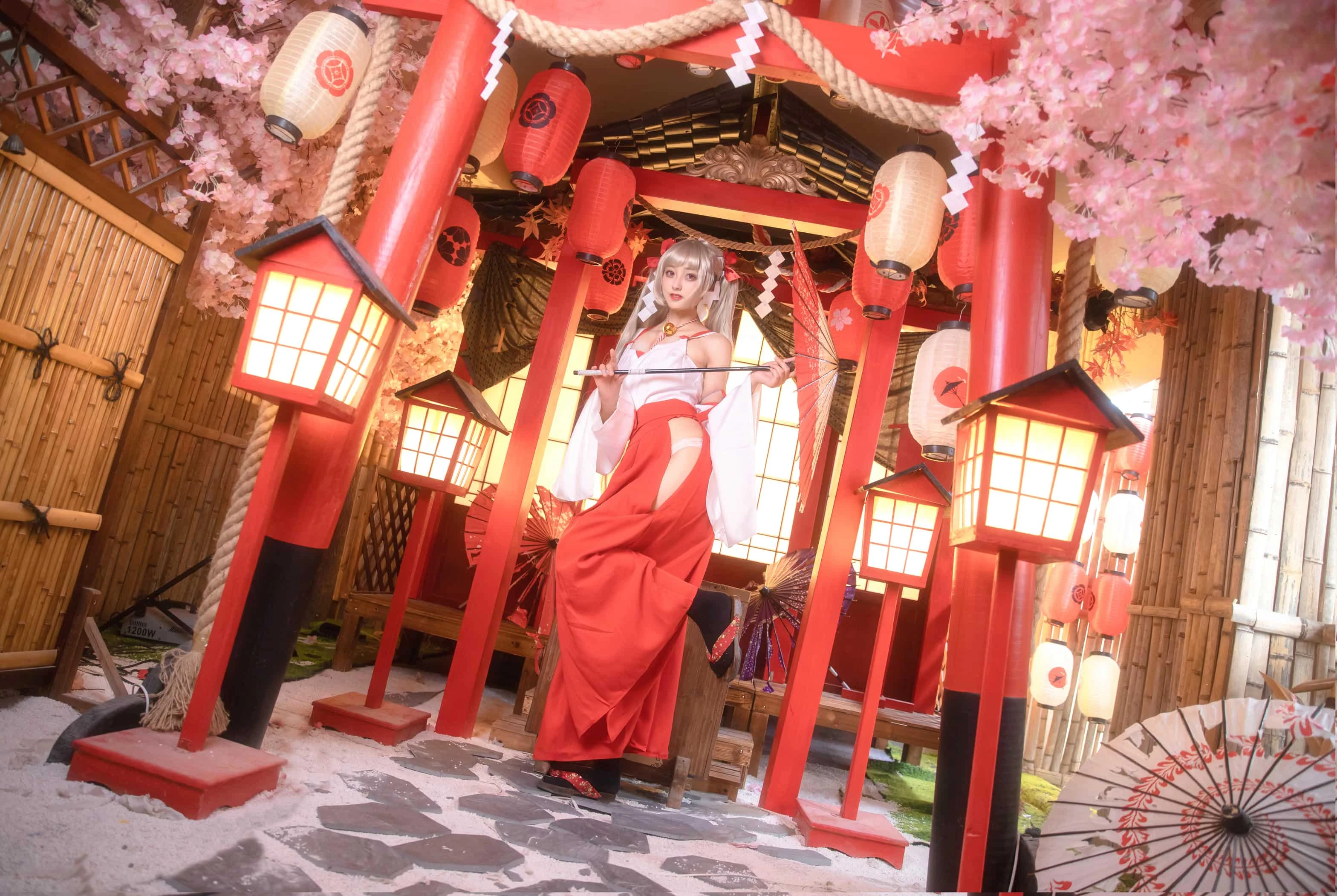 冬马路纱 碧蓝航线 可畏巫女