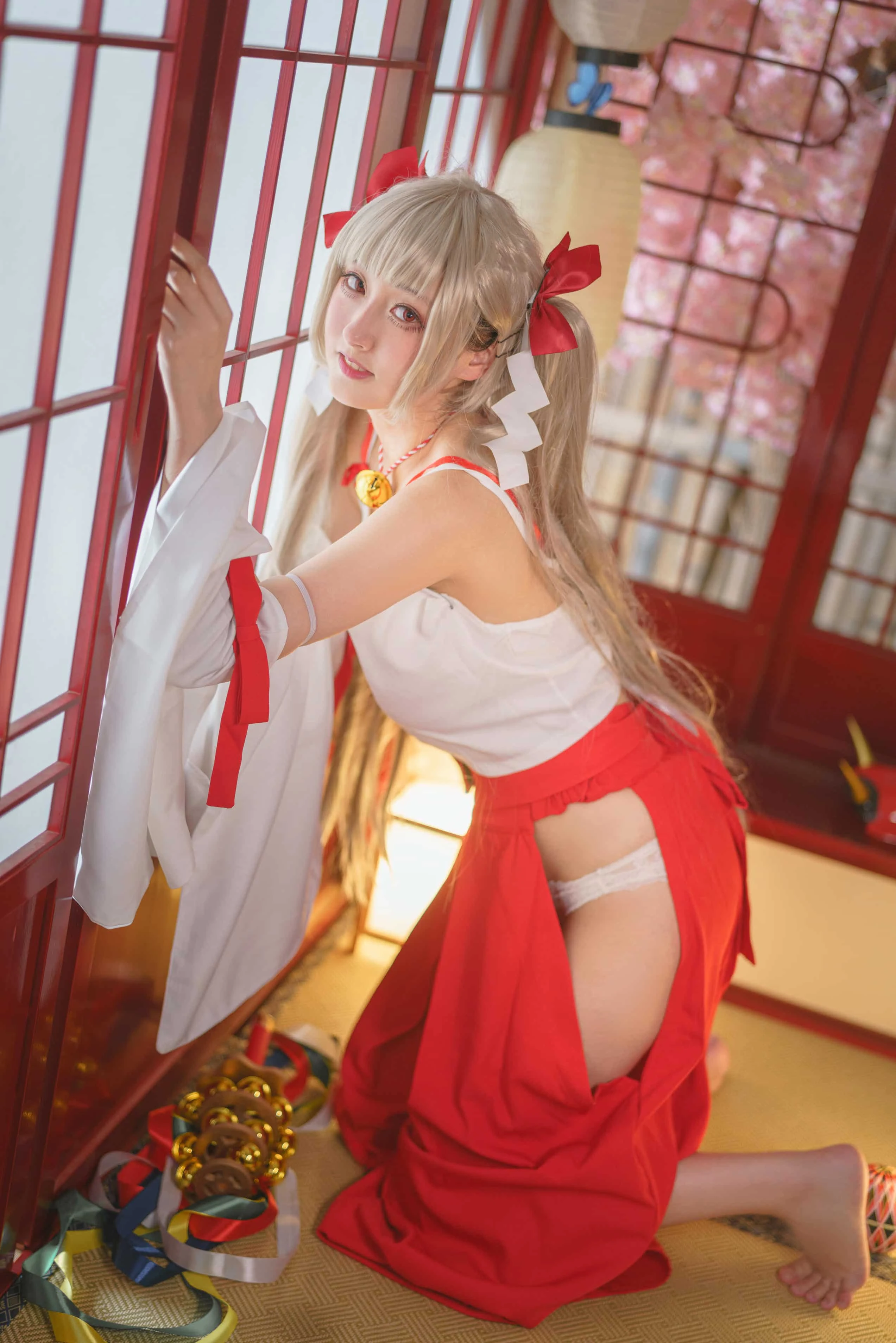 冬马路纱 碧蓝航线 可畏巫女