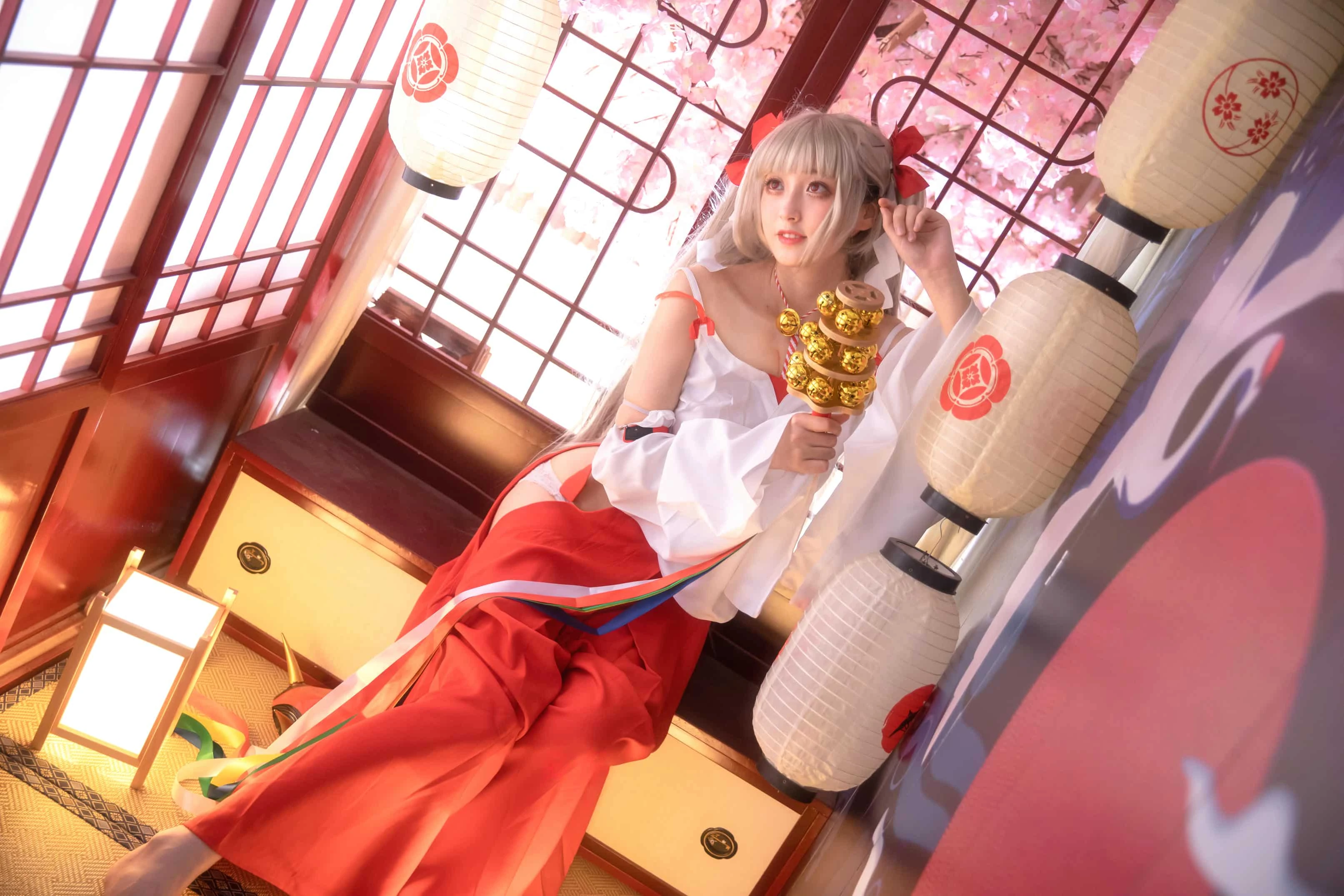 冬马路纱 碧蓝航线 可畏巫女
