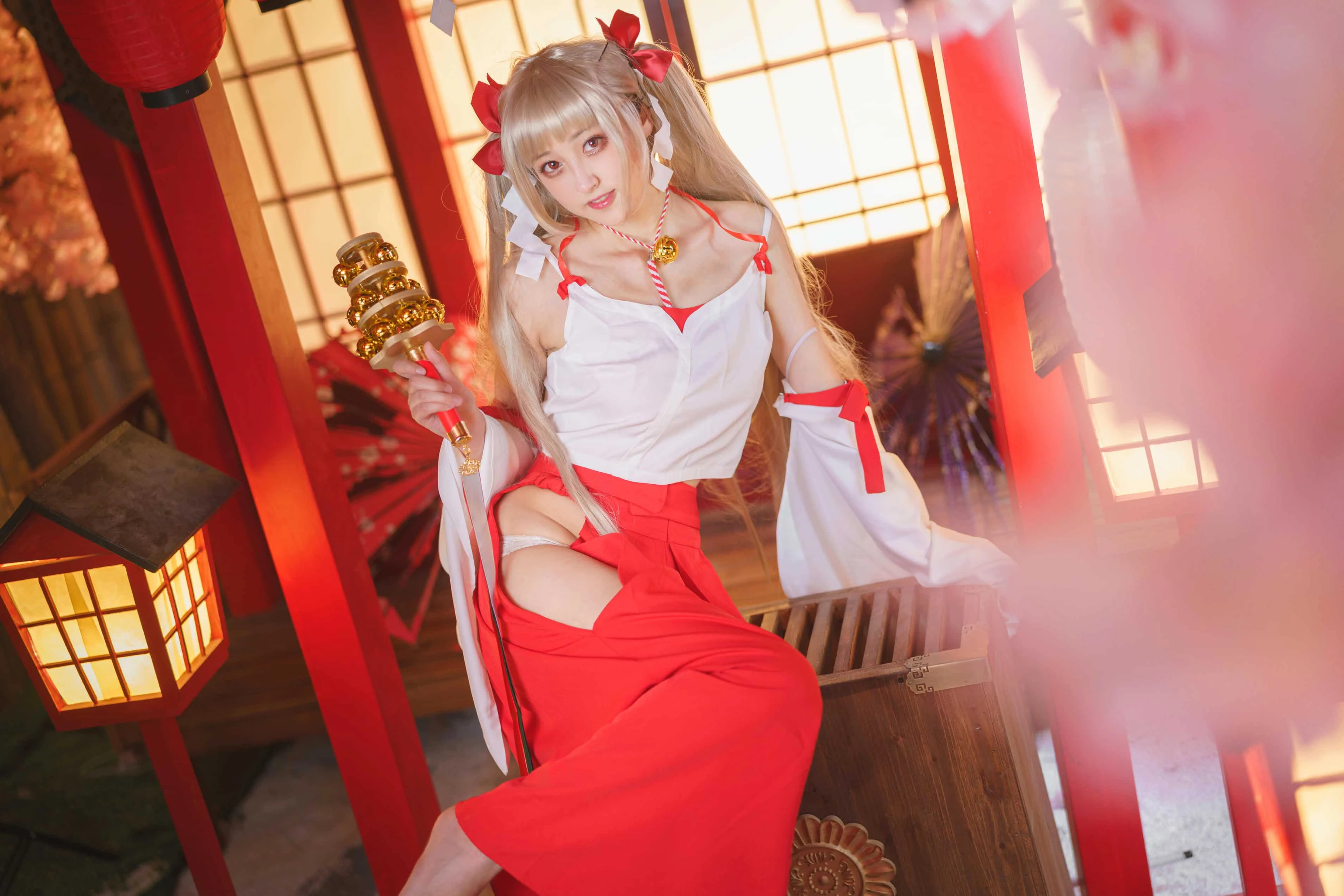 冬马路纱 碧蓝航线 可畏巫女
