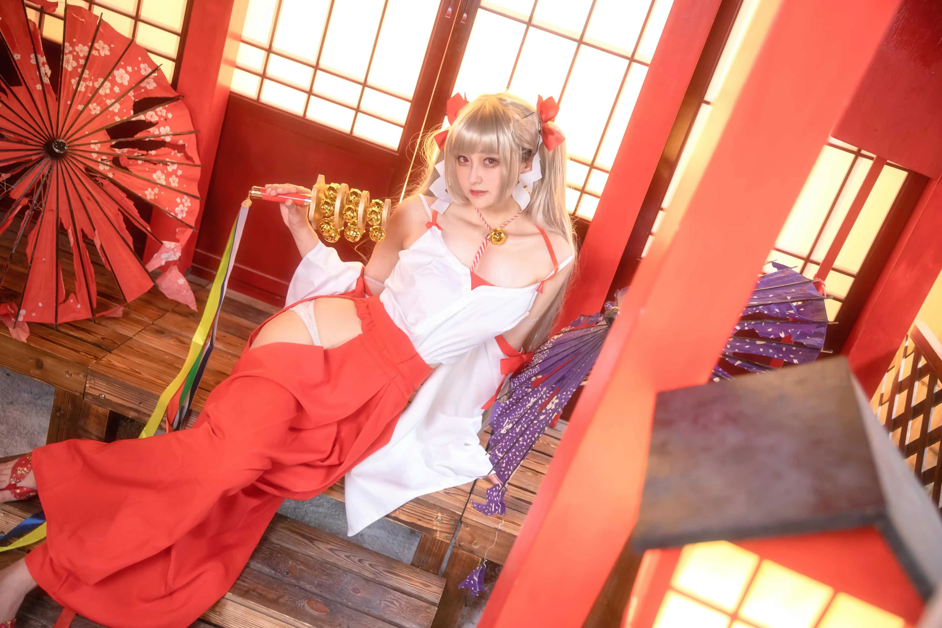 冬马路纱 碧蓝航线 可畏巫女