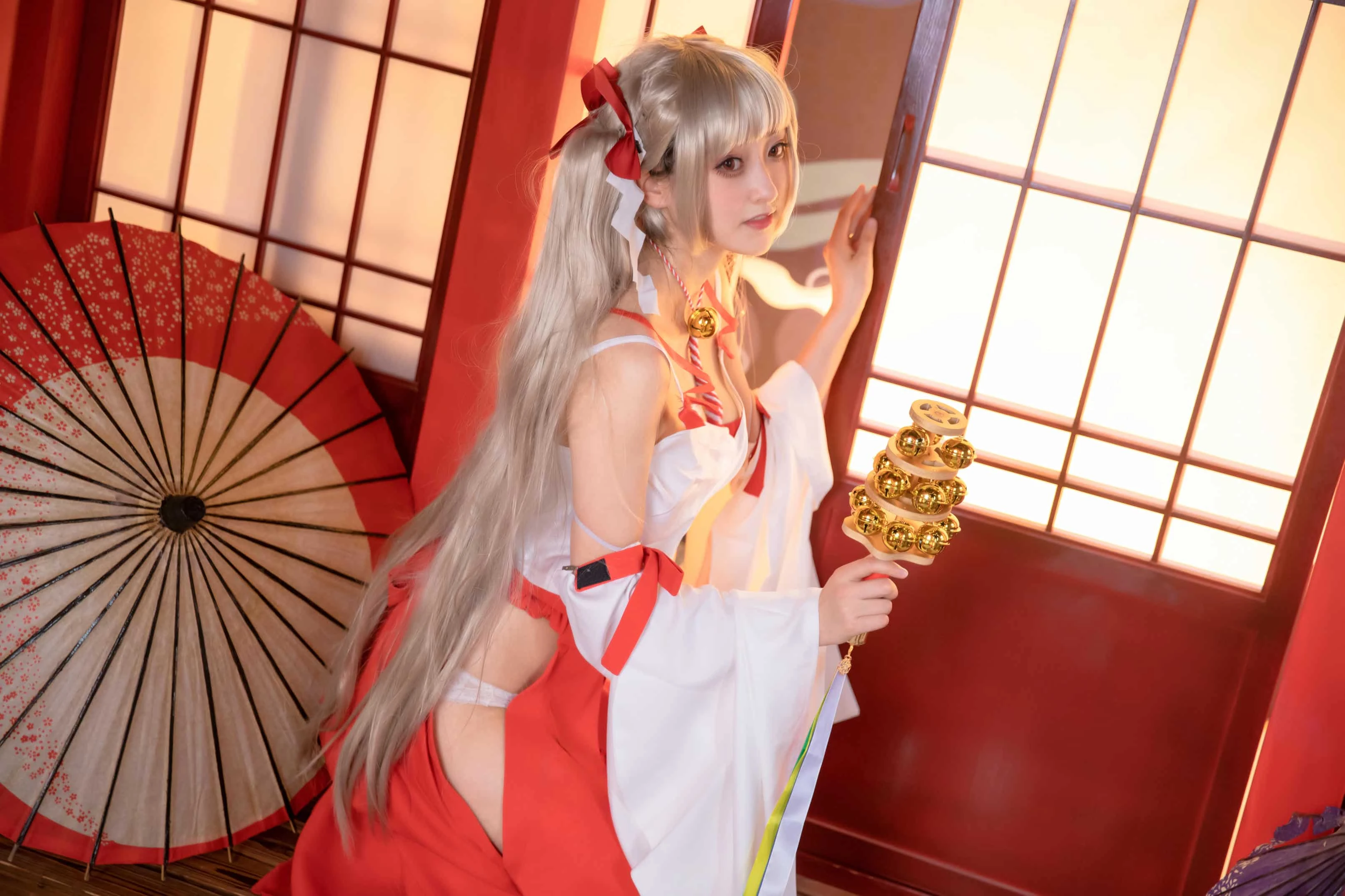 冬马路纱 碧蓝航线 可畏巫女