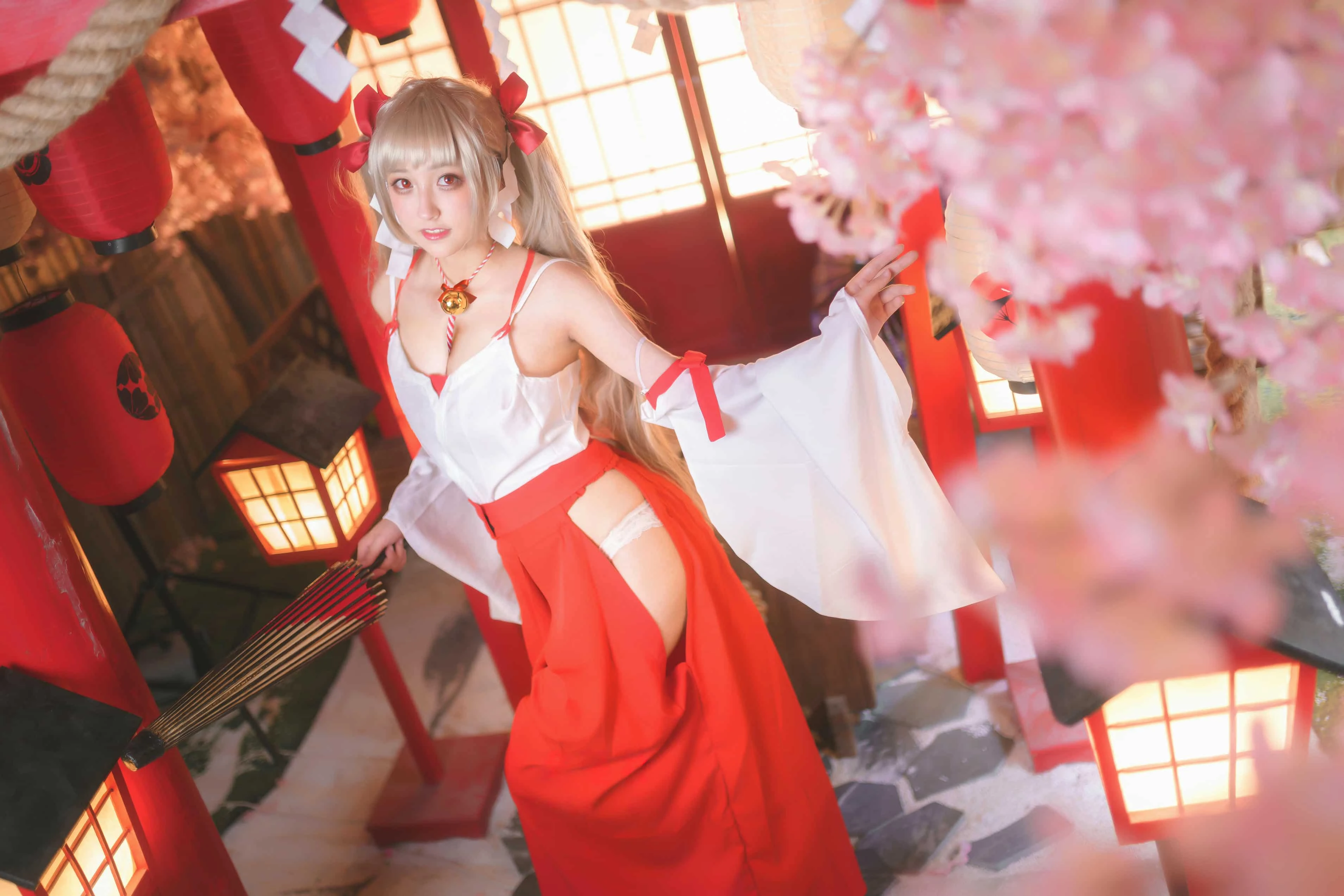 冬马路纱 碧蓝航线 可畏巫女