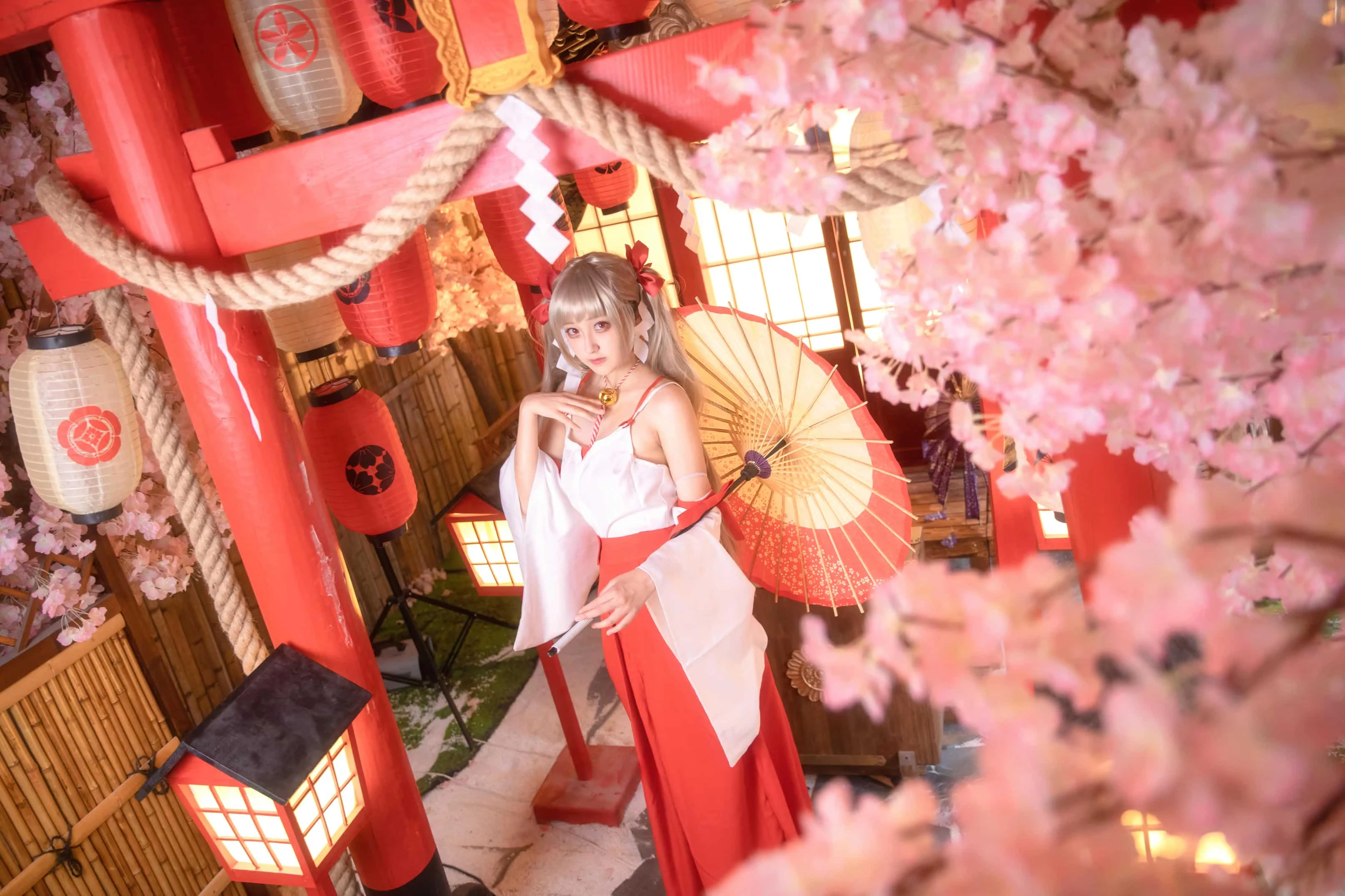 冬马路纱 碧蓝航线 可畏巫女