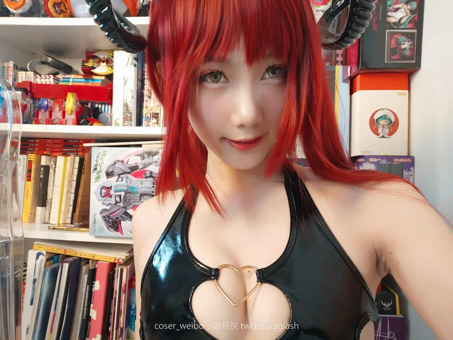 如月灰 赤发魅魔