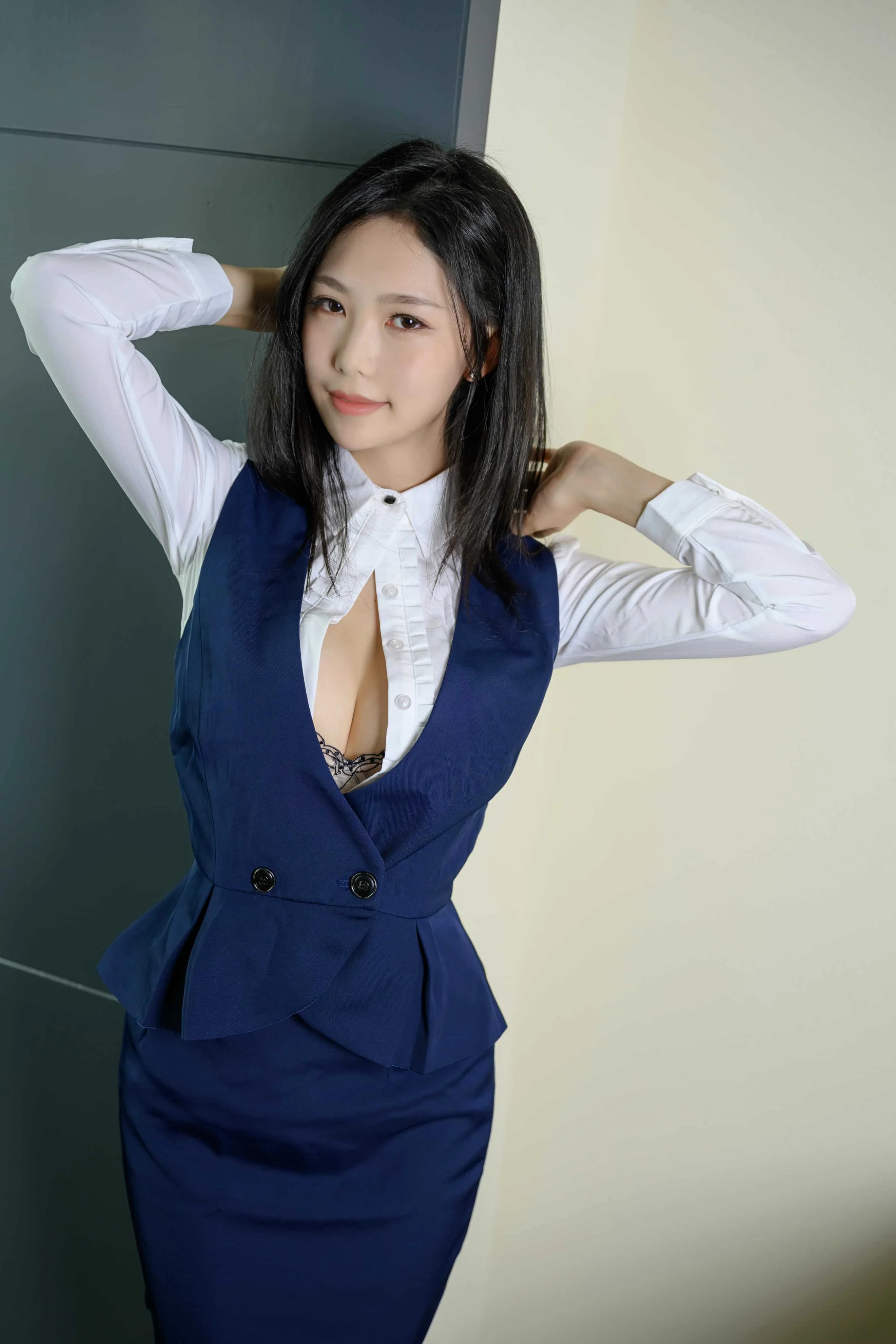 抖娘利世 - 客房服务员