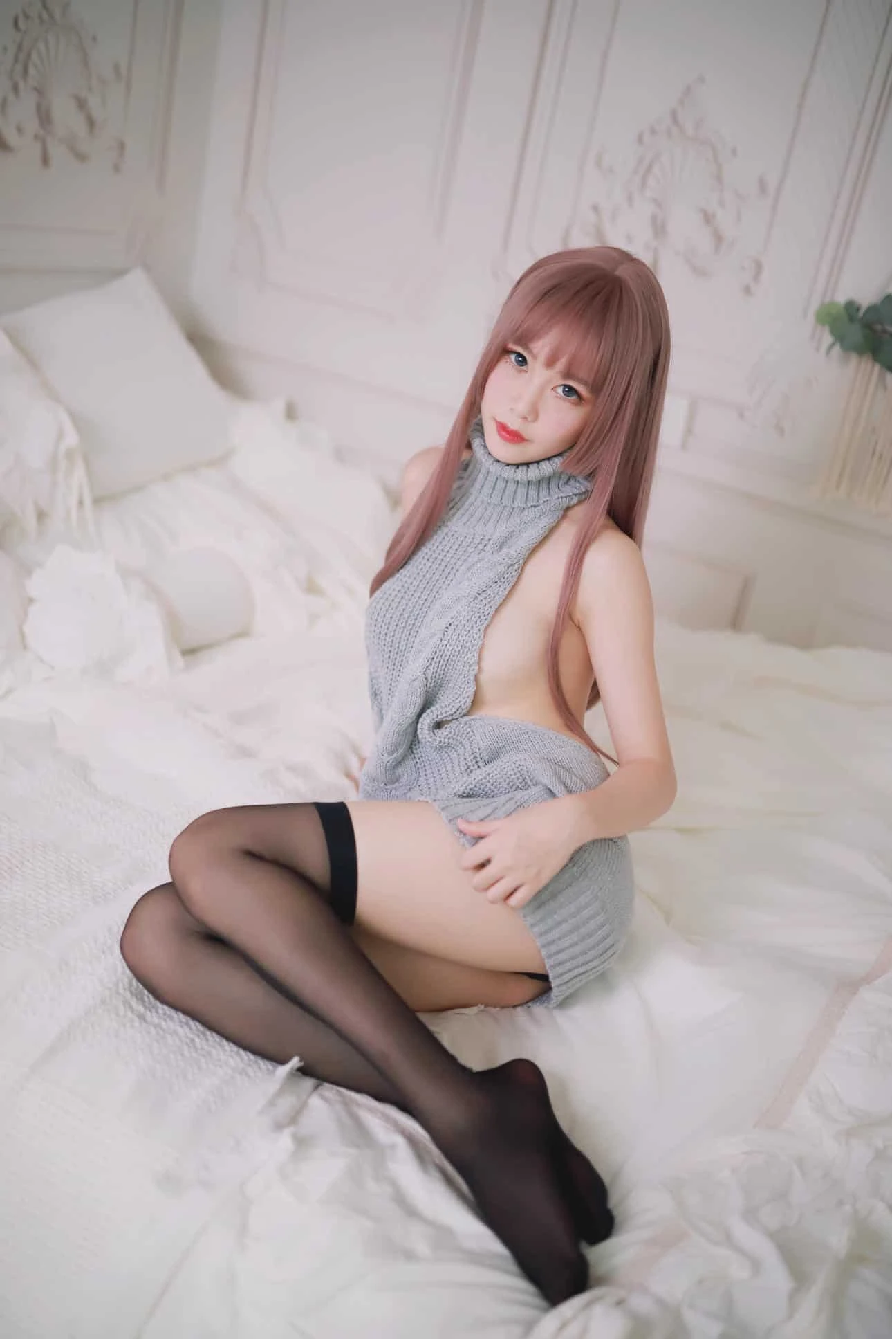 抖娘-利世 漏背毛衣