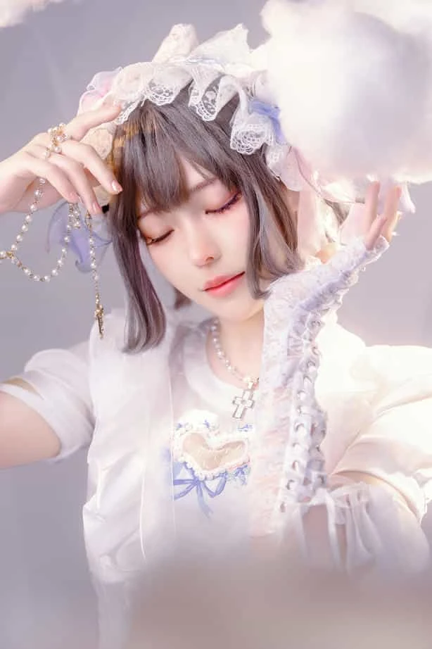 ElyEE子 2024年10月订阅 (2／3套) Cloudy Dreaming雲朵夢境